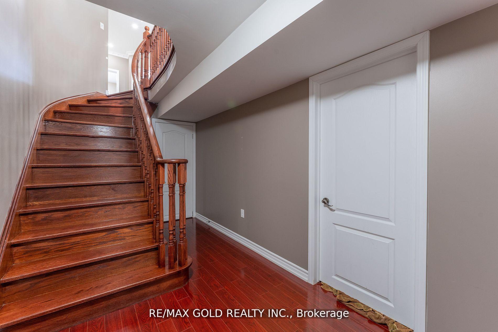 Photo 29 of 16 Runnymede Crescent, Brampton, Sandringham-Wellington — HOMEH