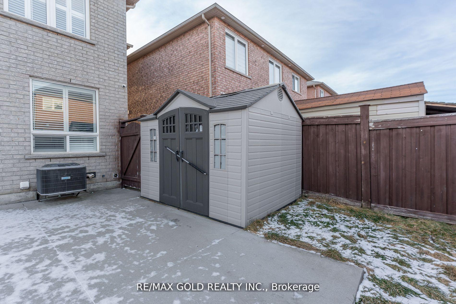 Photo 34 of 16 Runnymede Crescent, Brampton, Sandringham-Wellington — HOMEH