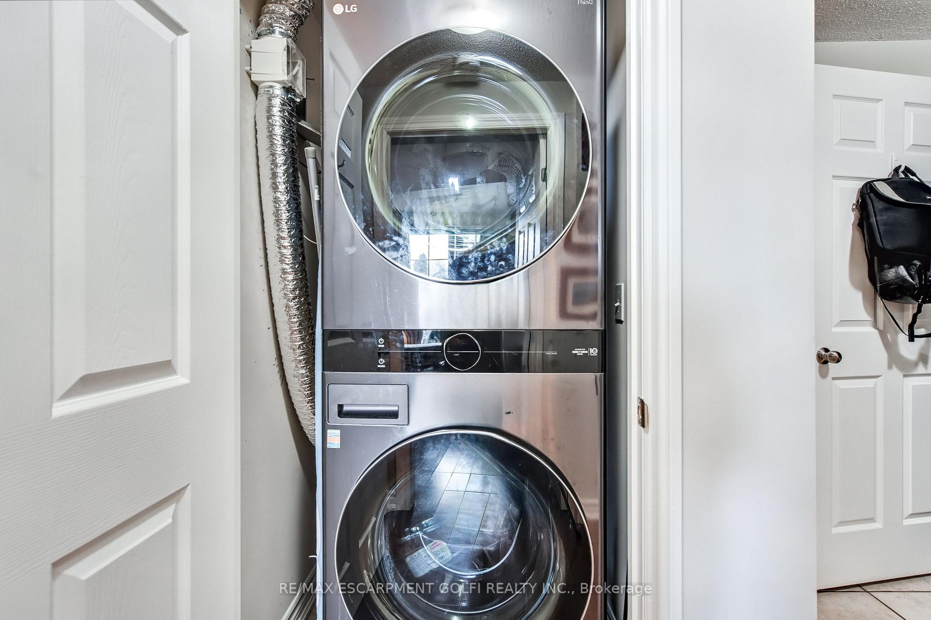 Photo 5 of Unit 401, 47 Caroline Street N, Hamilton, Central — HOMEH