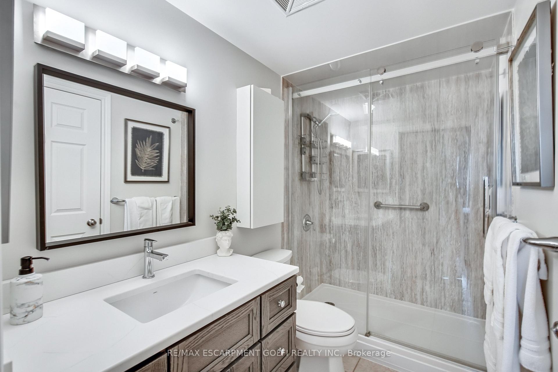 Photo 6 of Unit 401, 47 Caroline Street N, Hamilton, Central — HOMEH