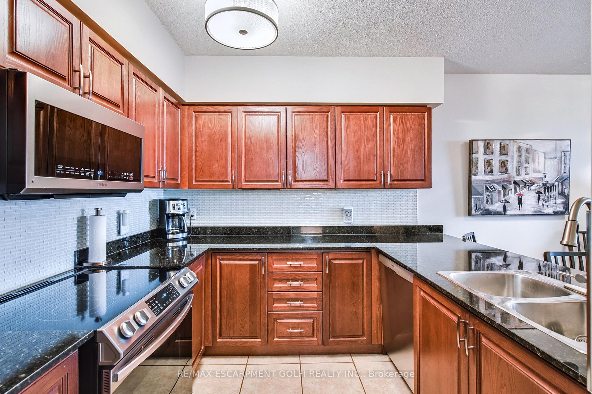 Photo 18 of Unit 401, 47 Caroline Street N, Hamilton, Central — HOMEH
