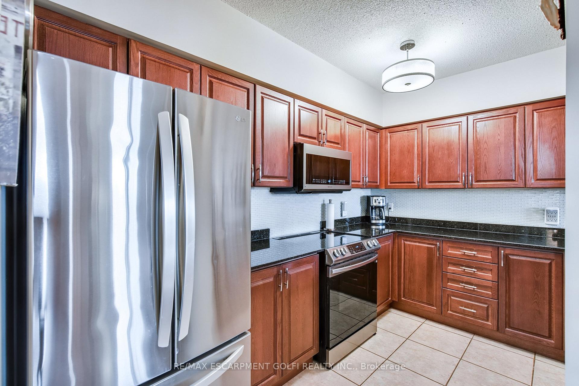 Photo 9 of Unit 401, 47 Caroline Street N, Hamilton, Central — HOMEH
