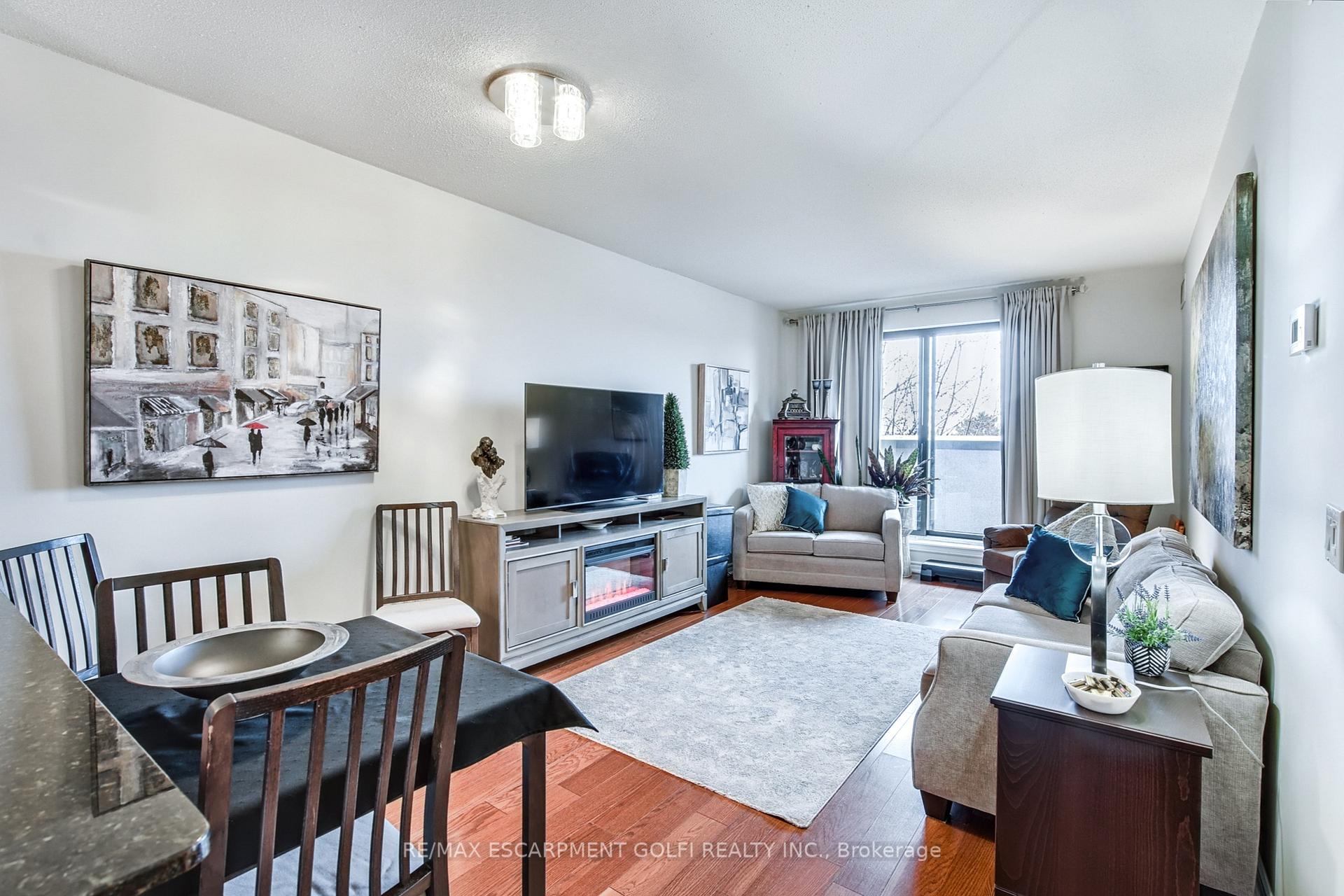 Photo 3 of Unit 401, 47 Caroline Street N, Hamilton, Central — HOMEH