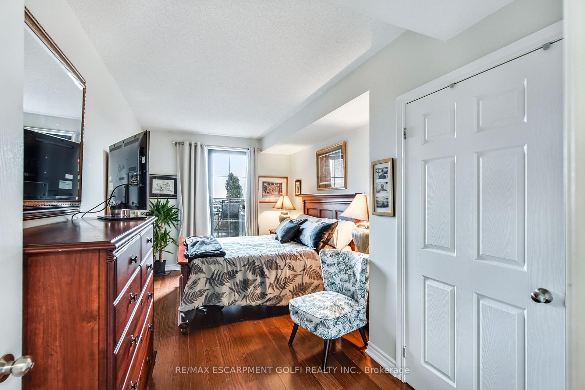 Photo 12 of Unit 401, 47 Caroline Street N, Hamilton, Central — HOMEH