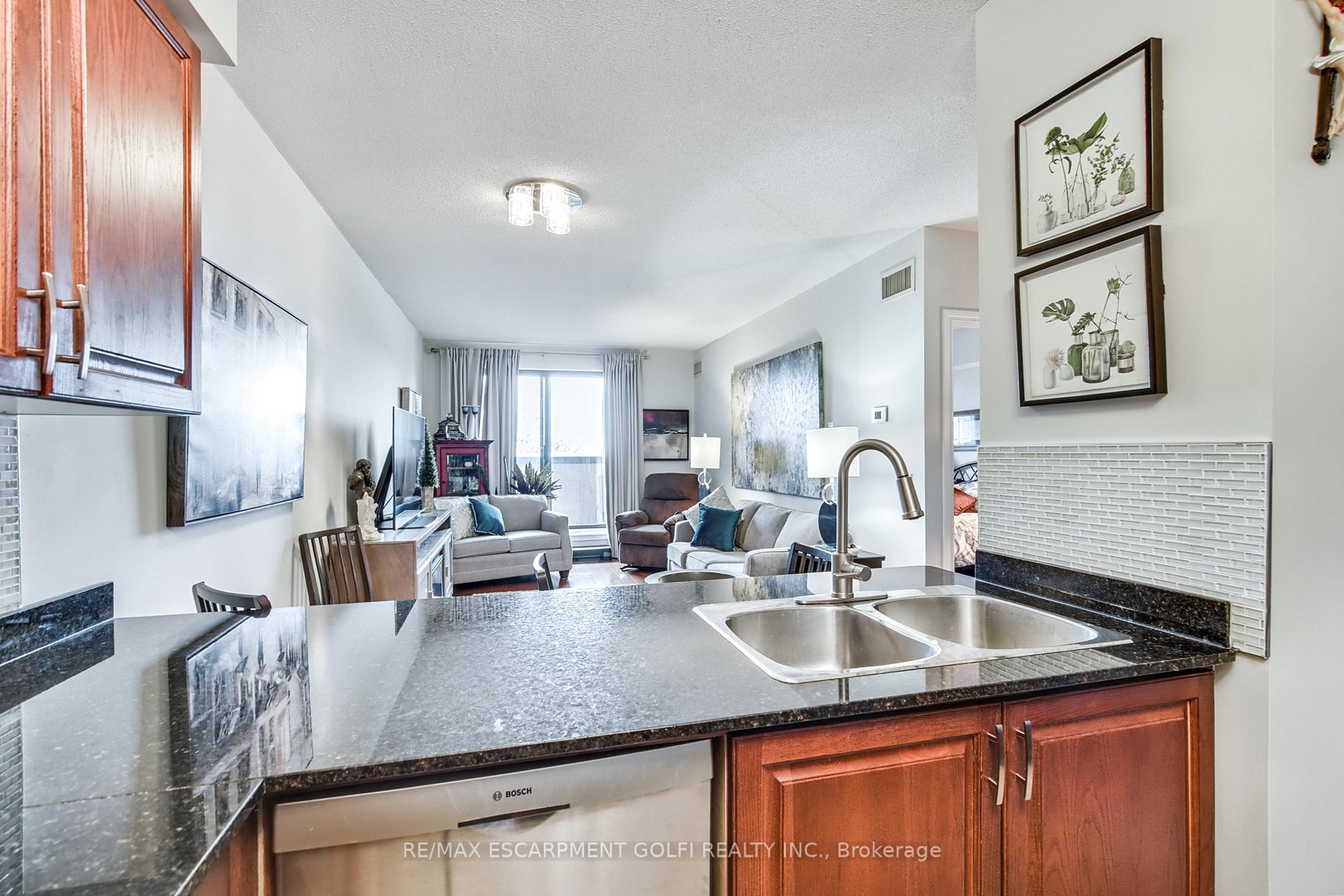 Photo 13 of Unit 401, 47 Caroline Street N, Hamilton, Central — HOMEH