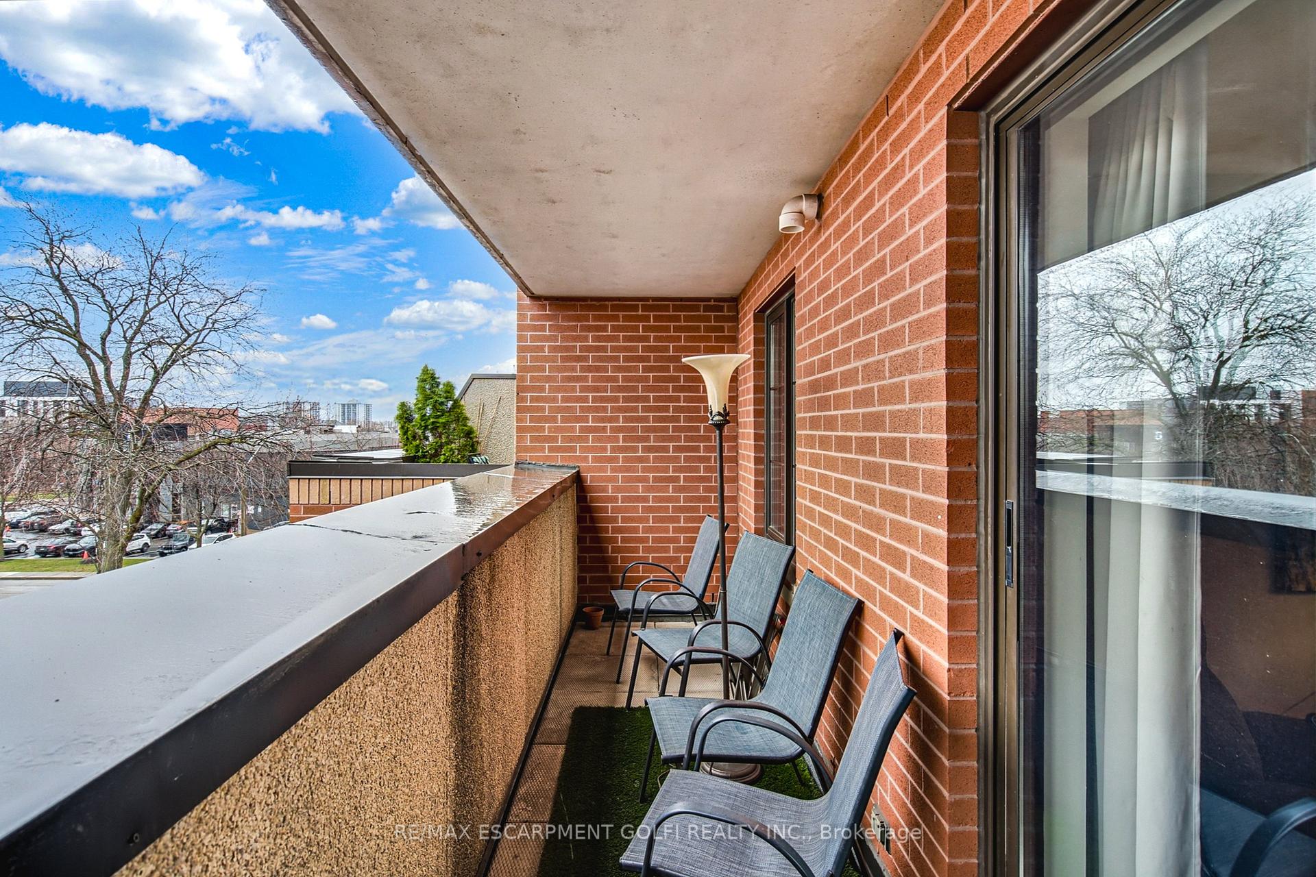 Photo 17 of Unit 401, 47 Caroline Street N, Hamilton, Central — HOMEH