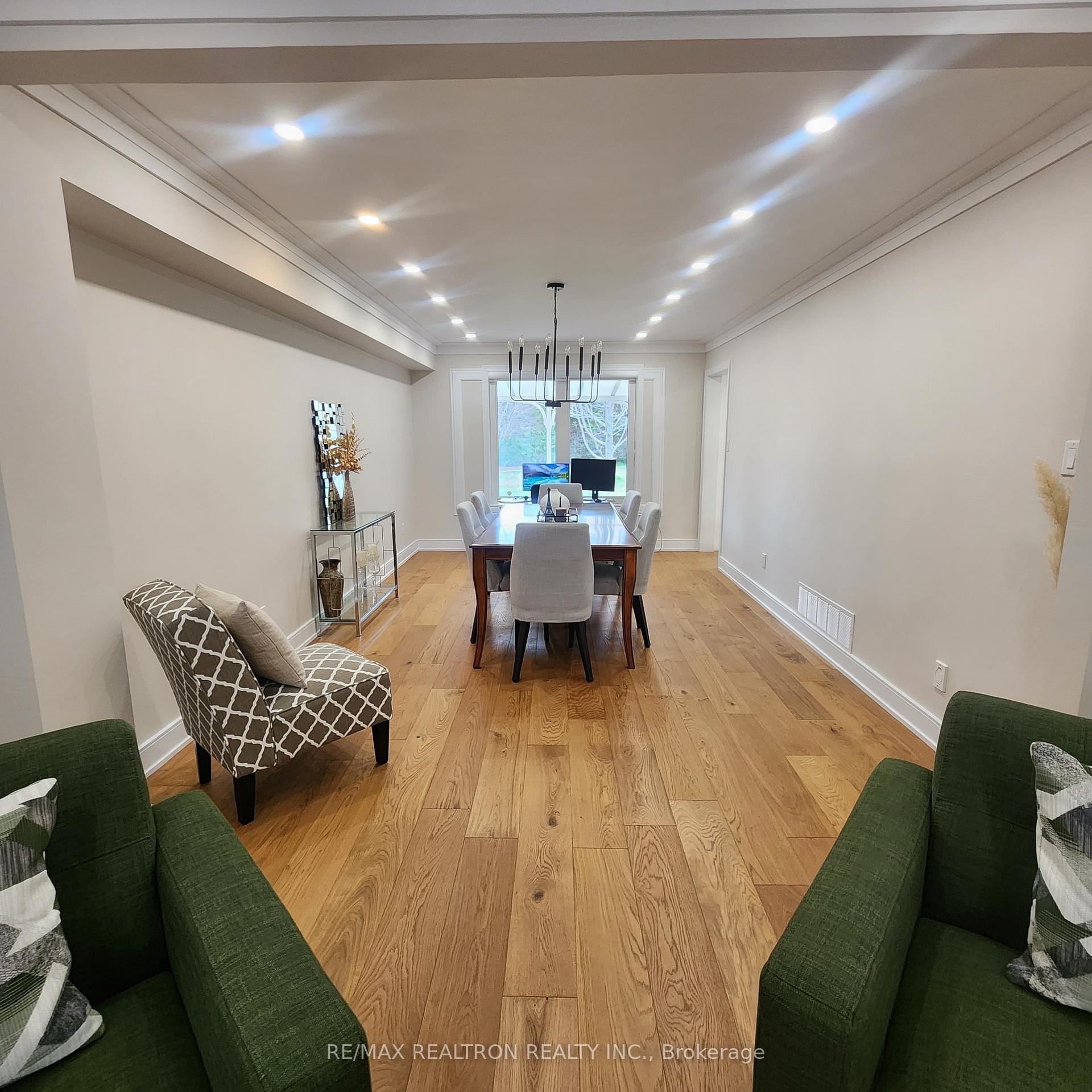 Photo 2 of 1530 Oakburn Street, Pickering, Highbush — HOMEH