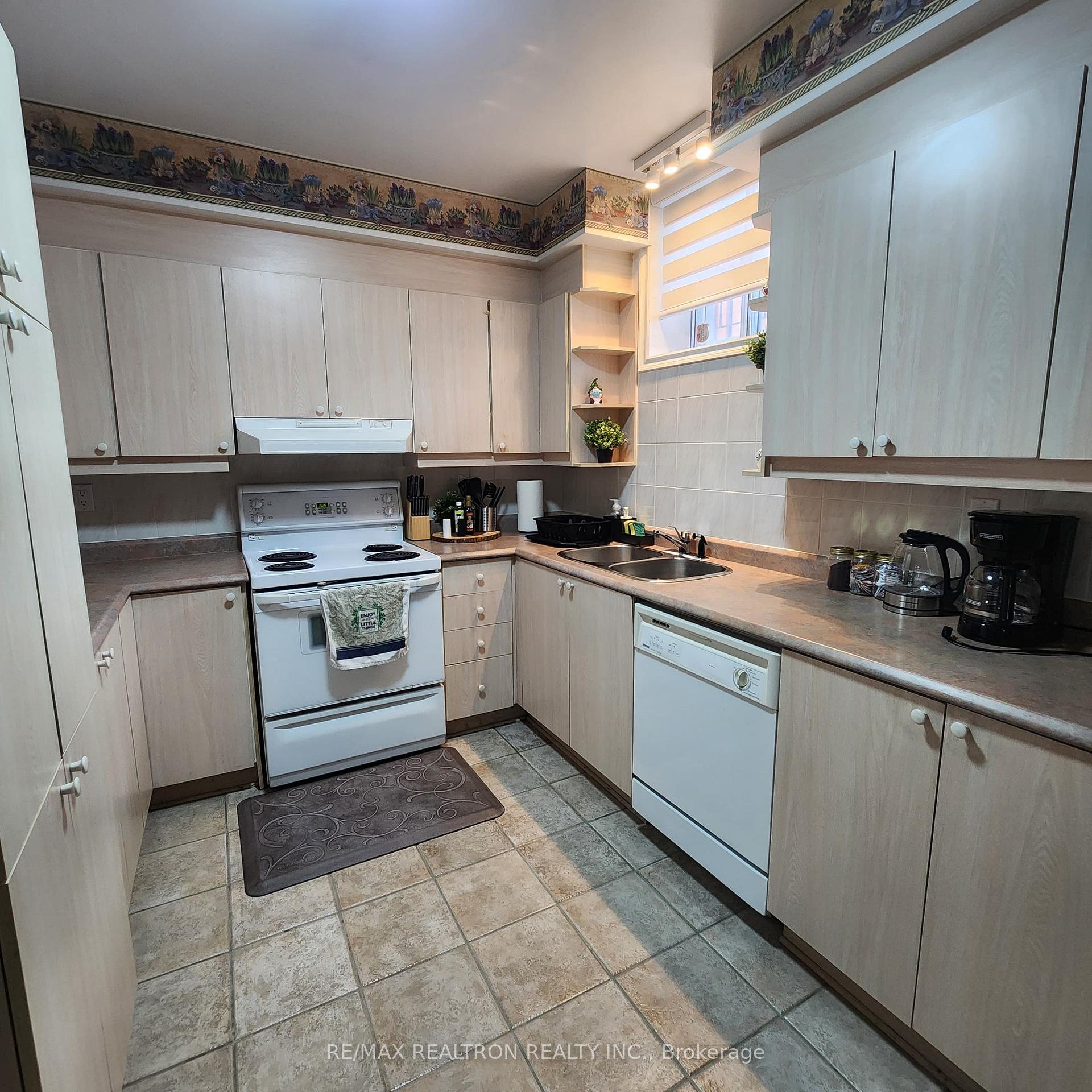 Photo 32 of 1530 Oakburn Street, Pickering, Highbush — HOMEH