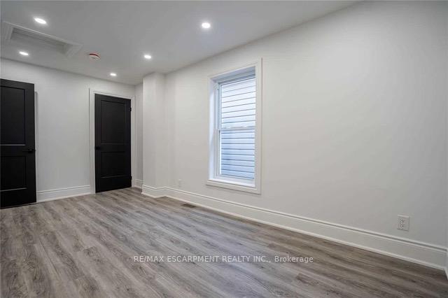 Photo 10 of 1031 Cannon Street E, Hamilton, Crown Point — HOMEH