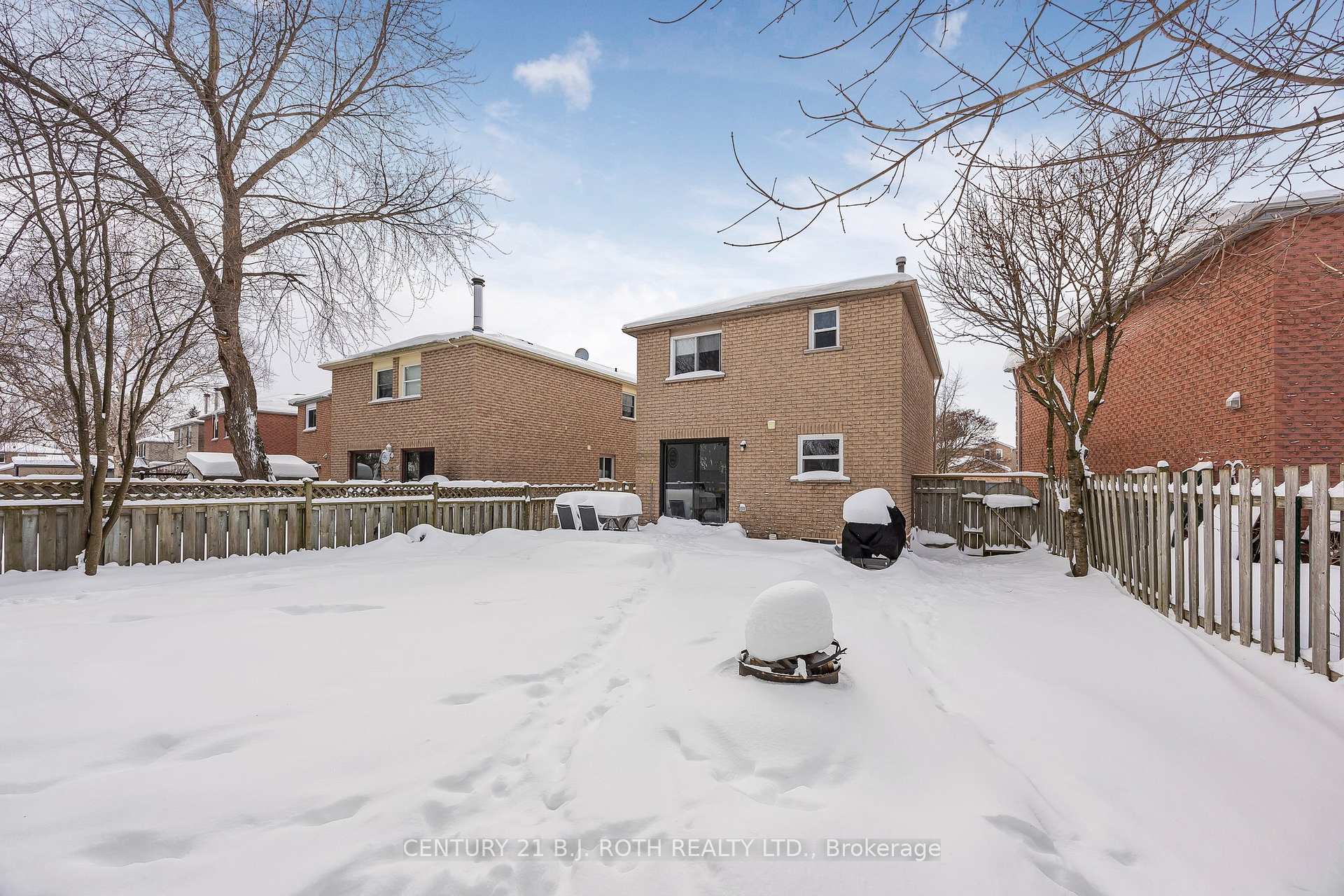 Photo 23 of 13 Wallace Drive, Barrie, Northwest — HOMEH