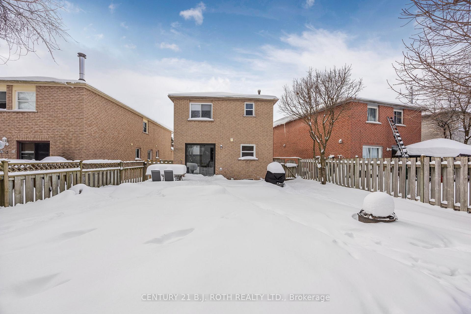 Photo 25 of 13 Wallace Drive, Barrie, Northwest — HOMEH