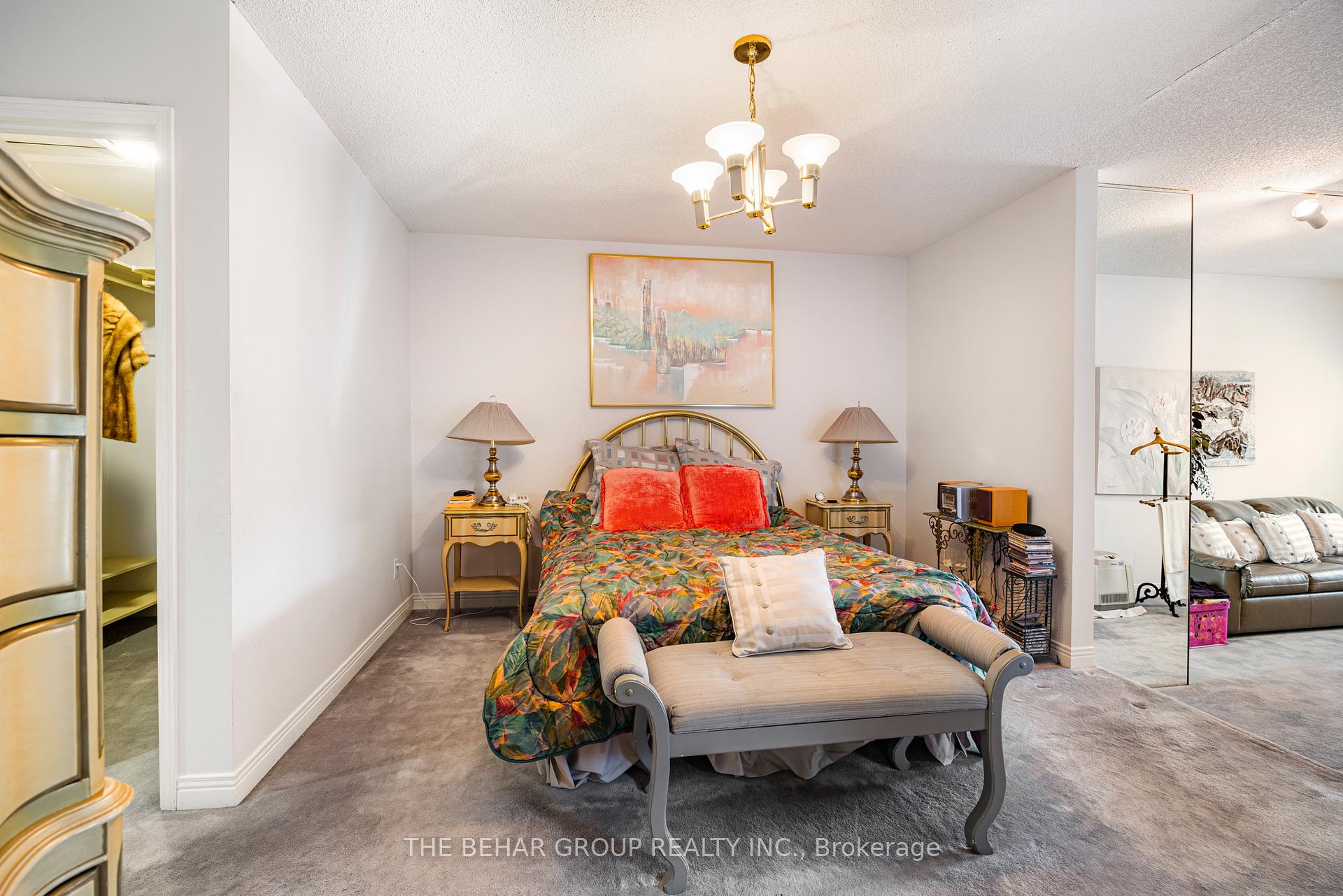 Photo 13 of 73 Brownstone Circle, Vaughan, Crestwood-Springfarm-Yorkhill — HOMEH