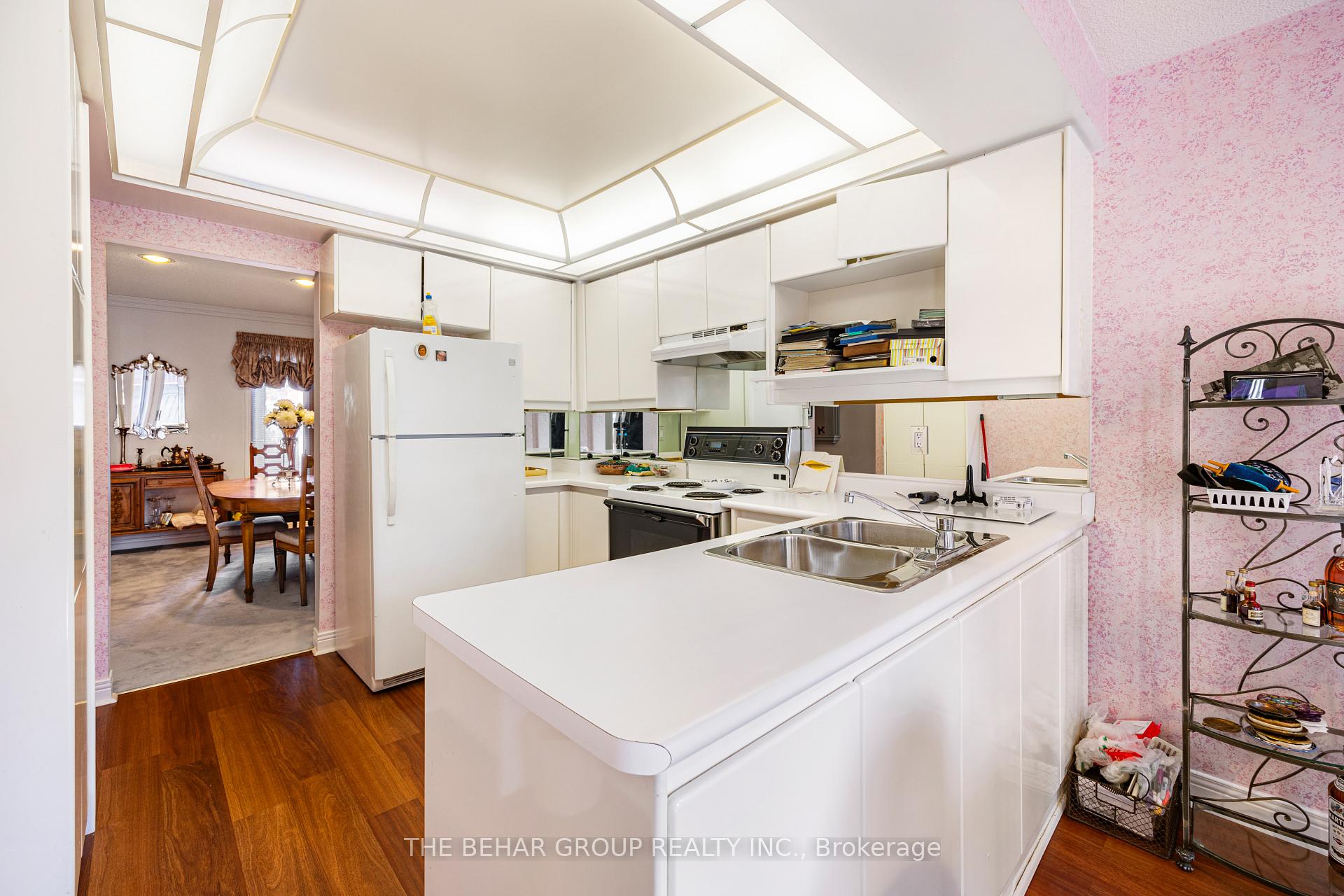 Photo 16 of 73 Brownstone Circle, Vaughan, Crestwood-Springfarm-Yorkhill — HOMEH