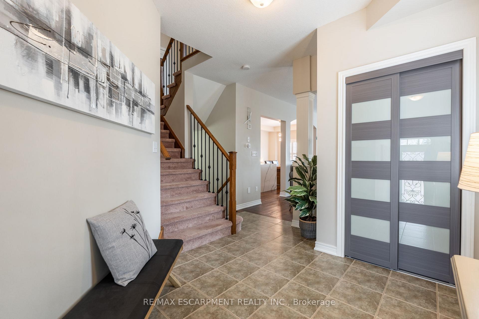 Photo 43 of 93 Browview Drive, Hamilton, Waterdown — HOMEH