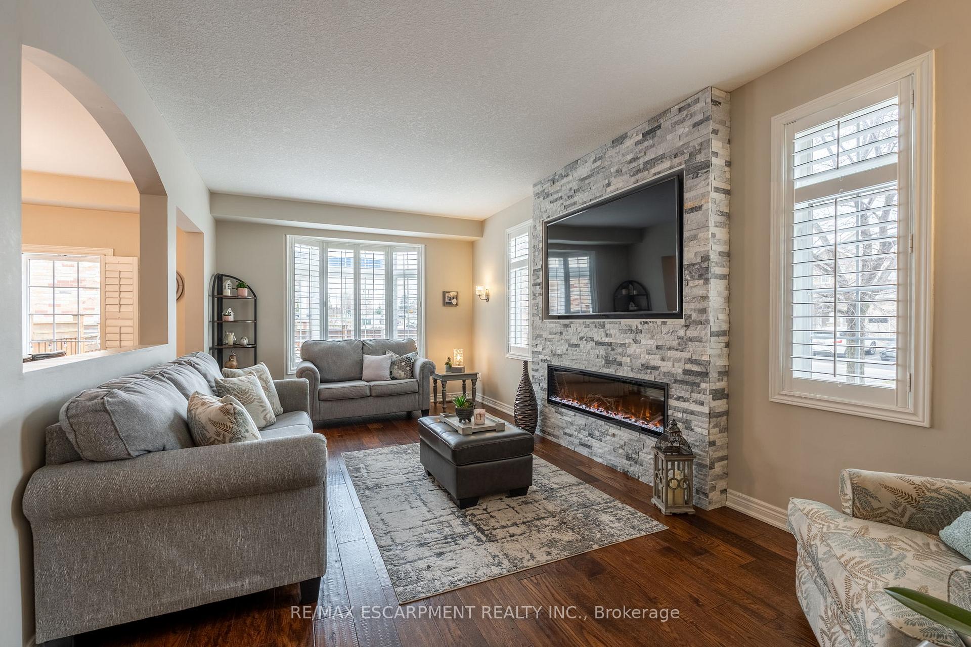 Photo 41 of 93 Browview Drive, Hamilton, Waterdown — HOMEH