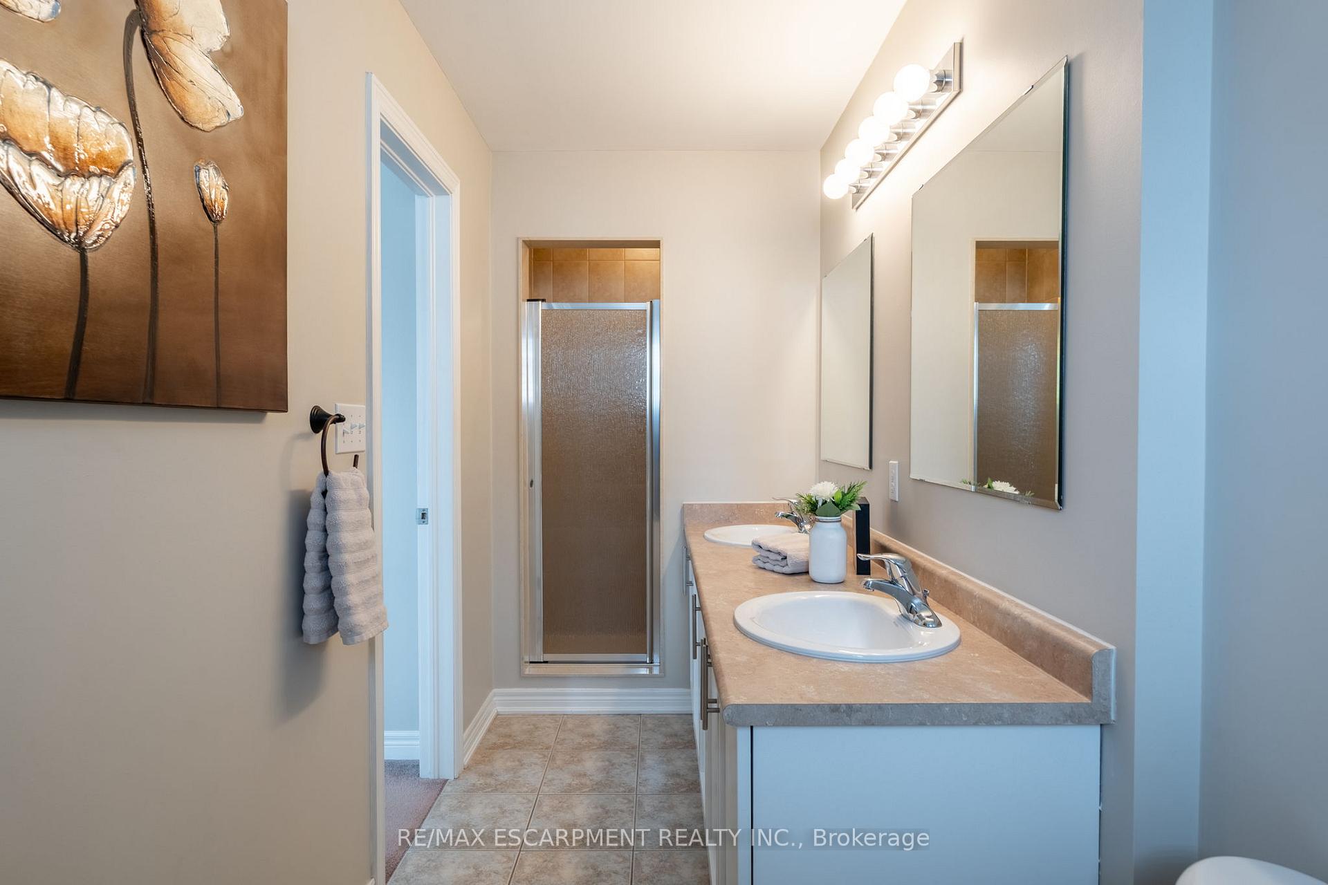 Photo 17 of 93 Browview Drive, Hamilton, Waterdown — HOMEH