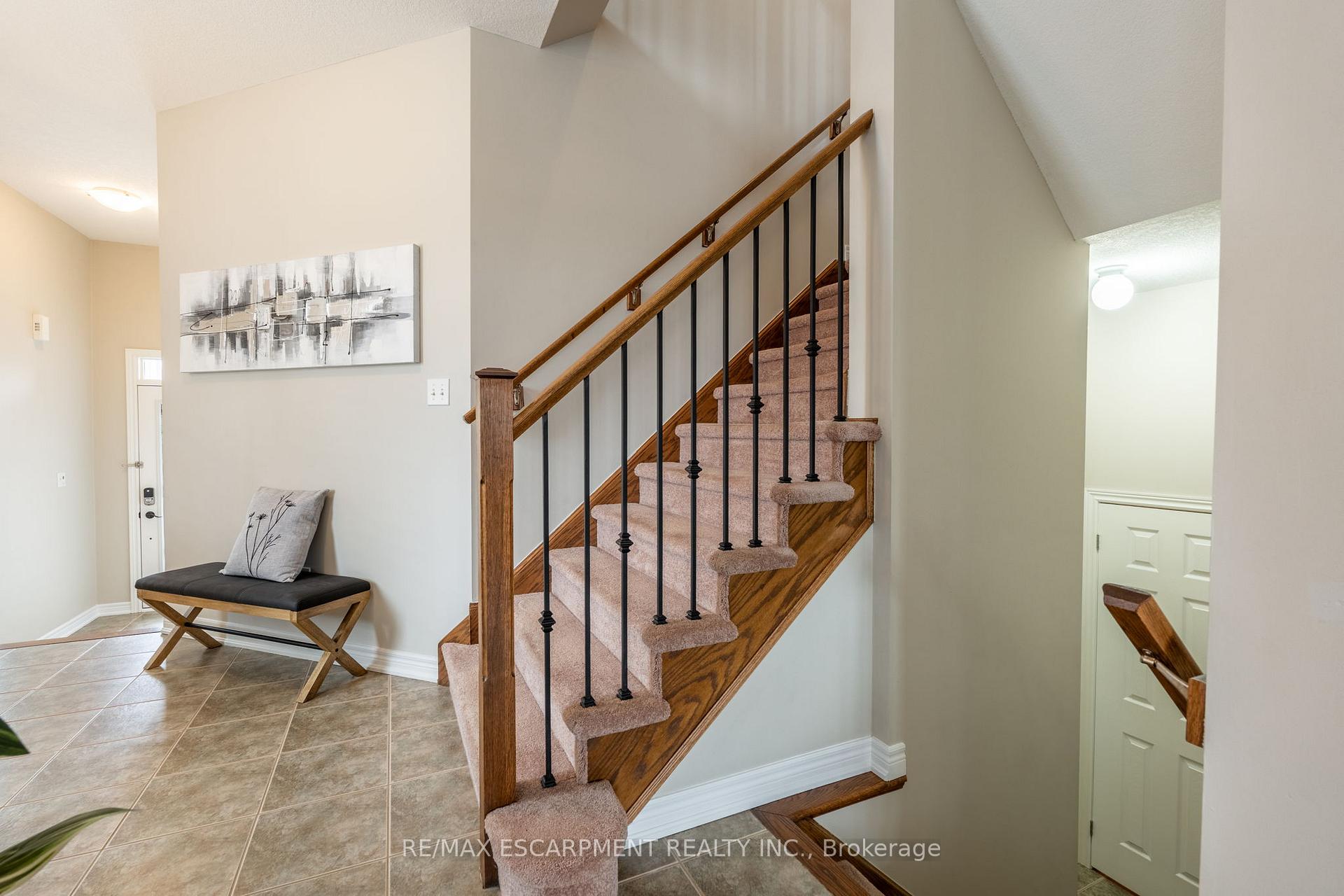 Photo 19 of 93 Browview Drive, Hamilton, Waterdown — HOMEH