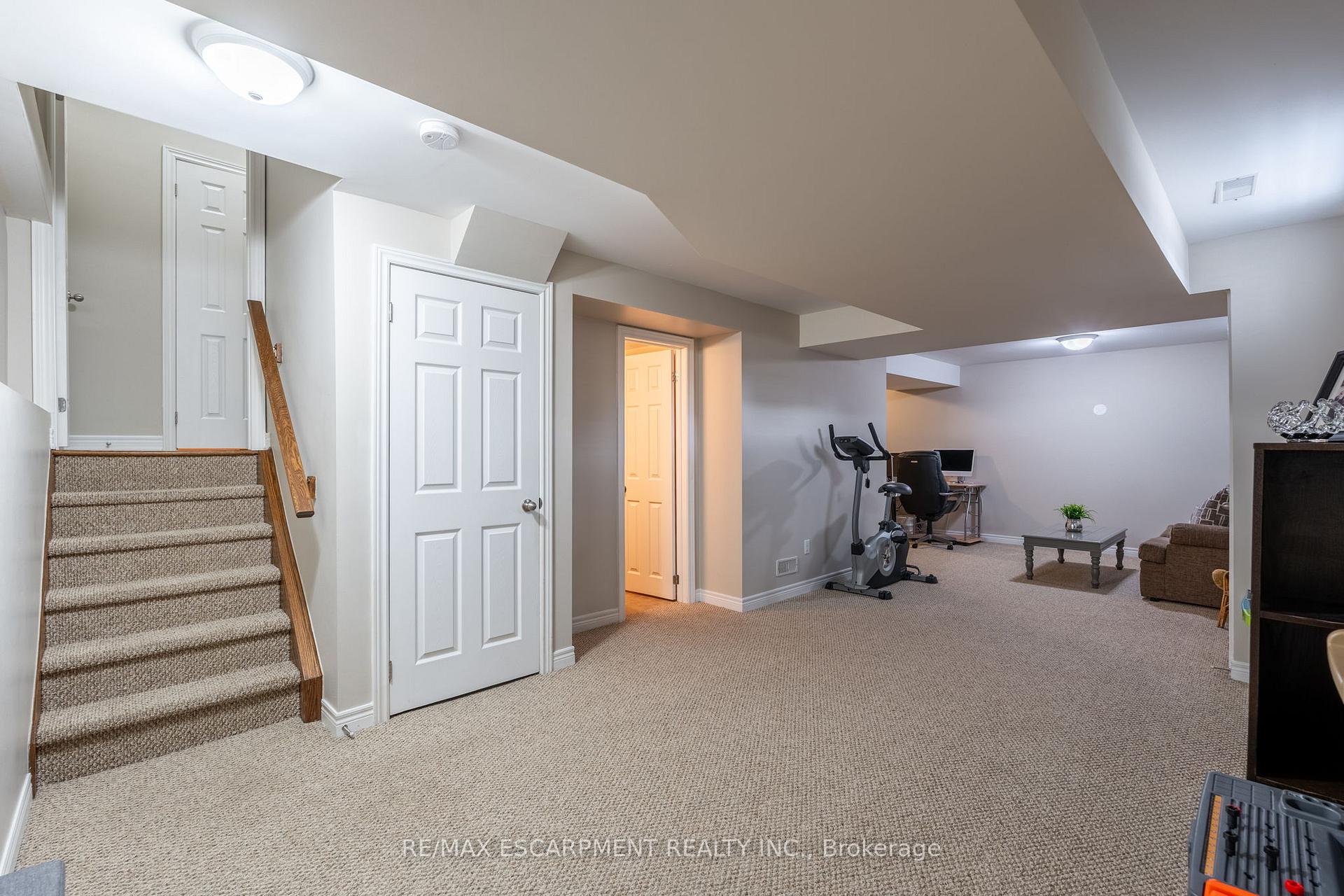 Photo 23 of 93 Browview Drive, Hamilton, Waterdown — HOMEH