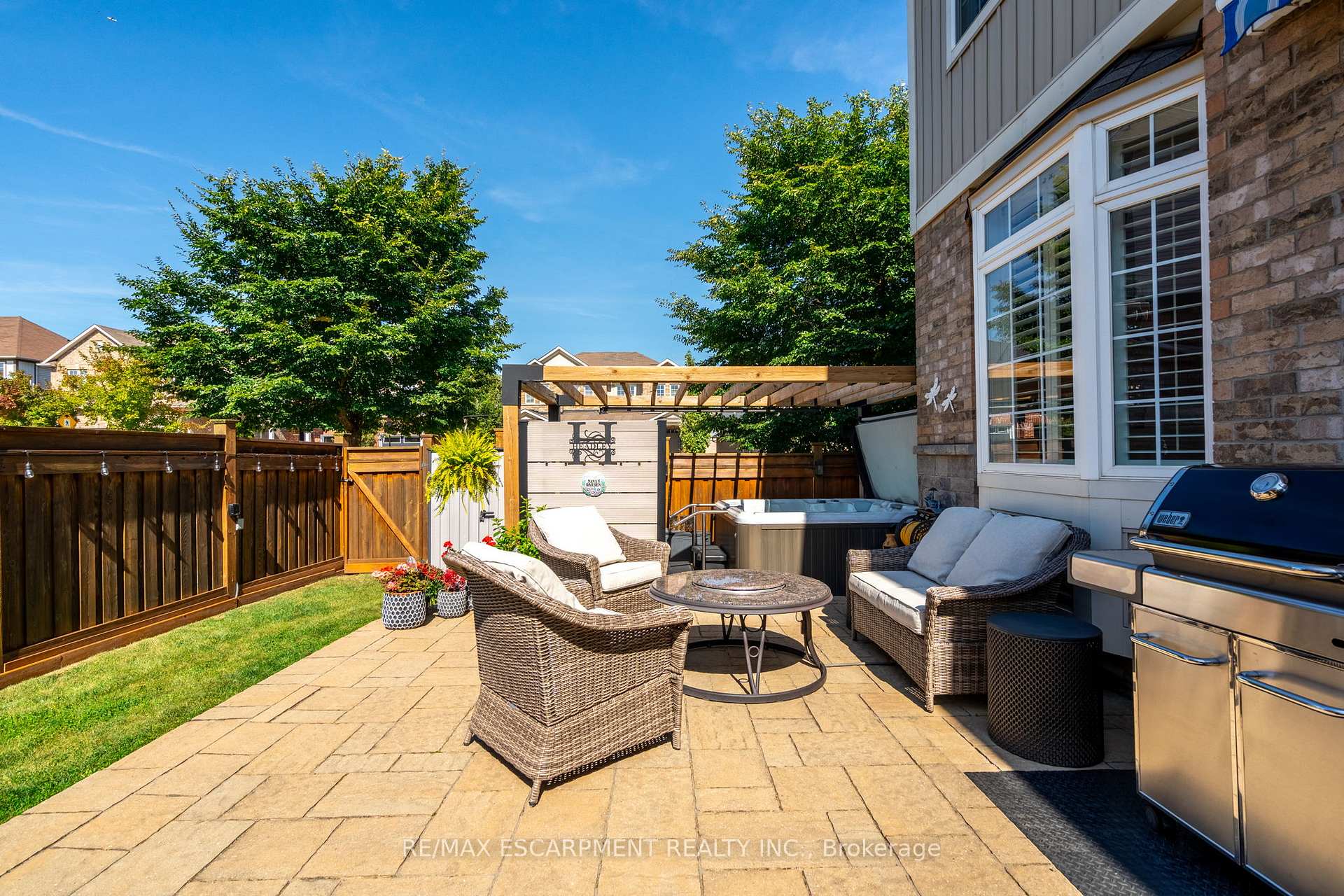 Photo 37 of 93 Browview Drive, Hamilton, Waterdown — HOMEH