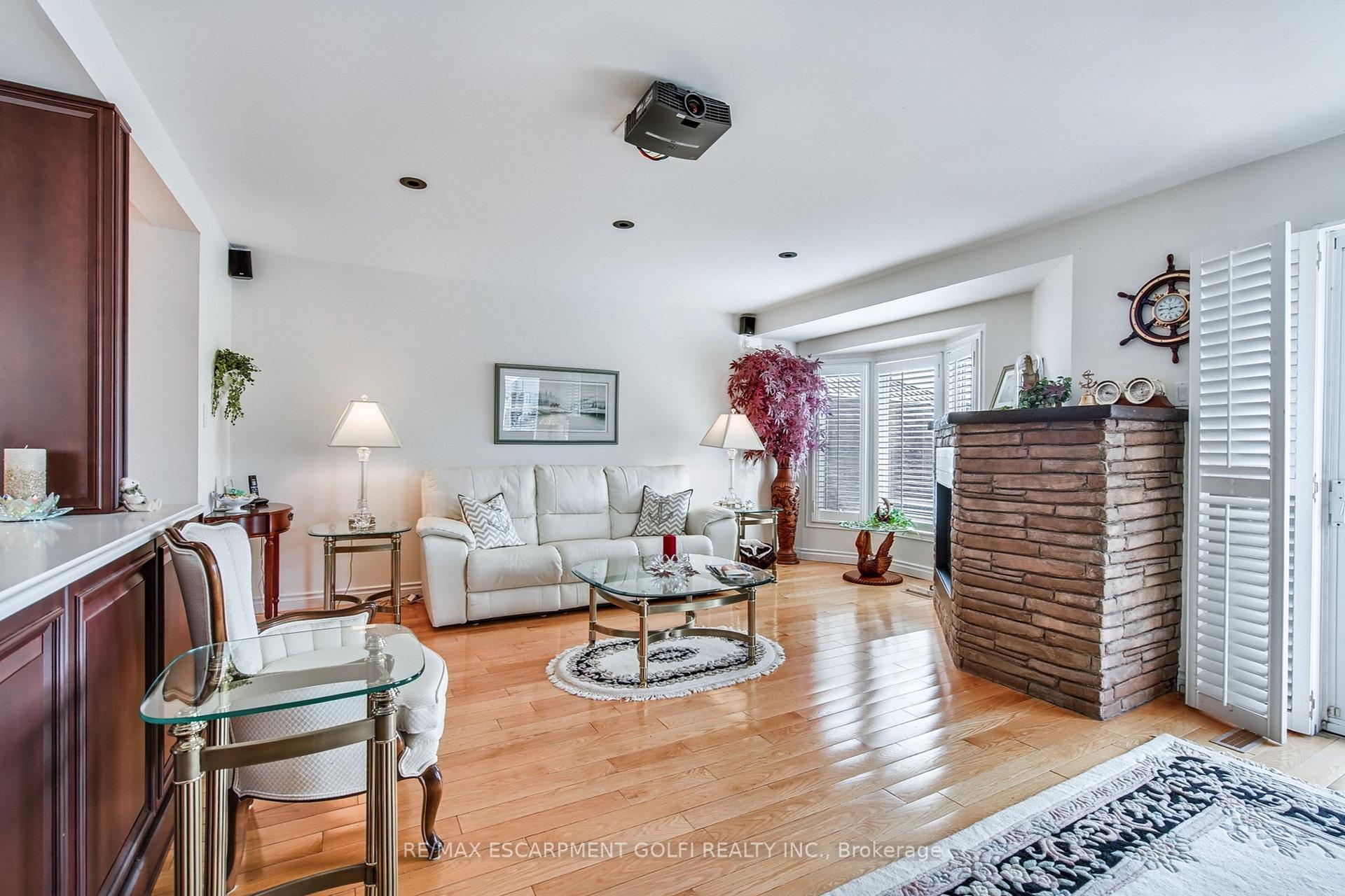 Photo 5 of 67 Sunvale Place, Hamilton, Stoney Creek — HOMEH