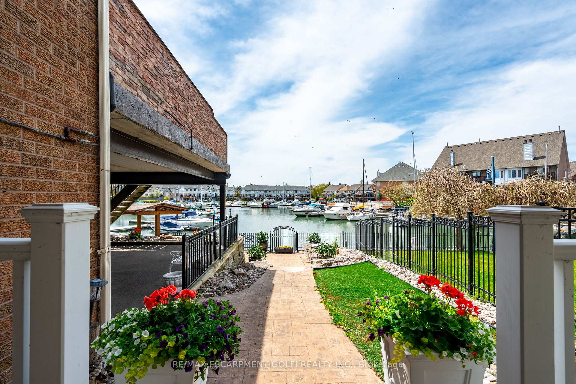 Photo 12 of 67 Sunvale Place, Hamilton, Stoney Creek — HOMEH