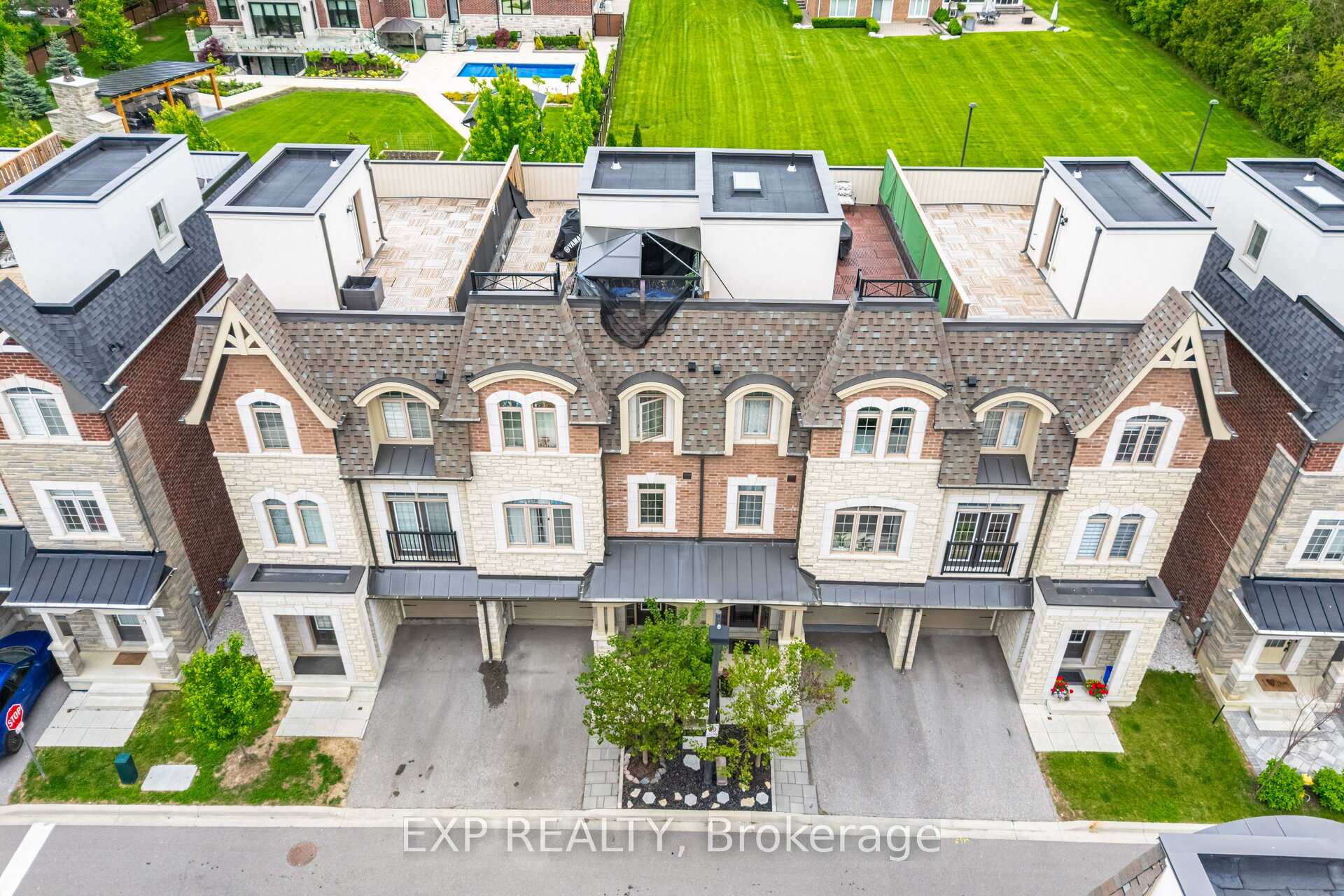 Photo 3 of 54 Ingleside Street, Vaughan, East Woodbridge — HOMEH