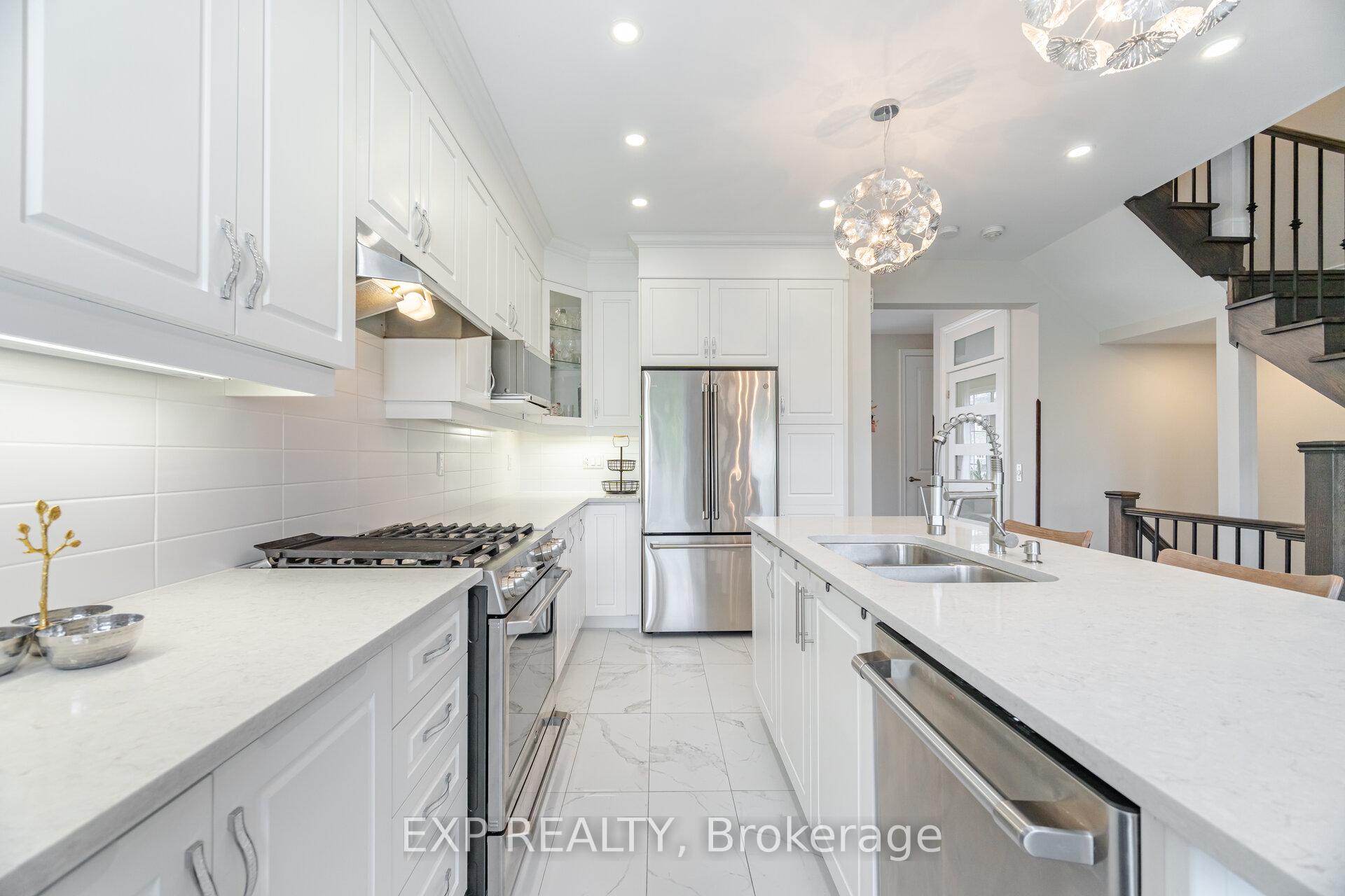 Photo 10 of 54 Ingleside Street, Vaughan, East Woodbridge — HOMEH