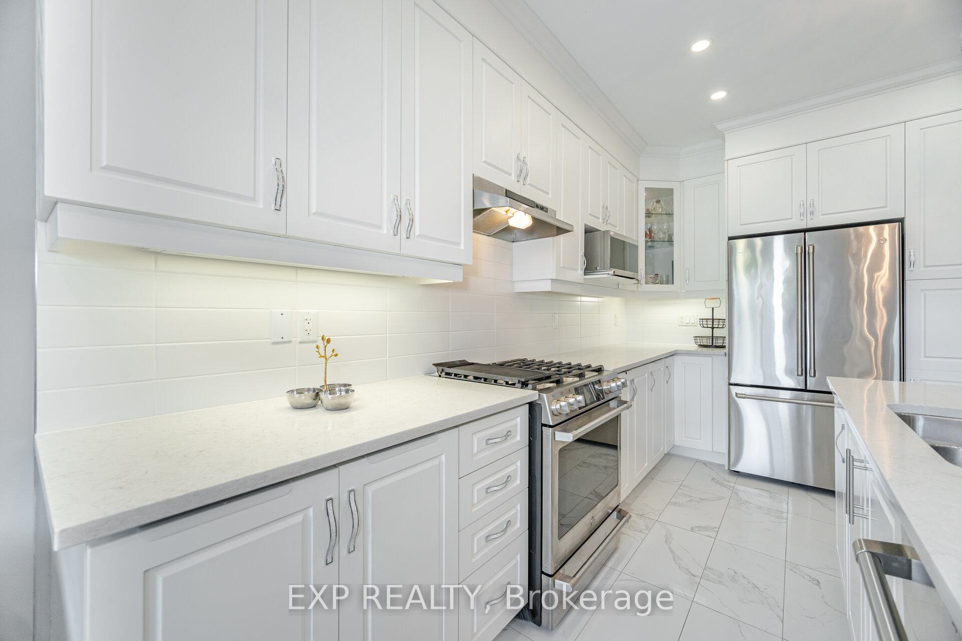 Photo 6 of 54 Ingleside Street, Vaughan, East Woodbridge — HOMEH