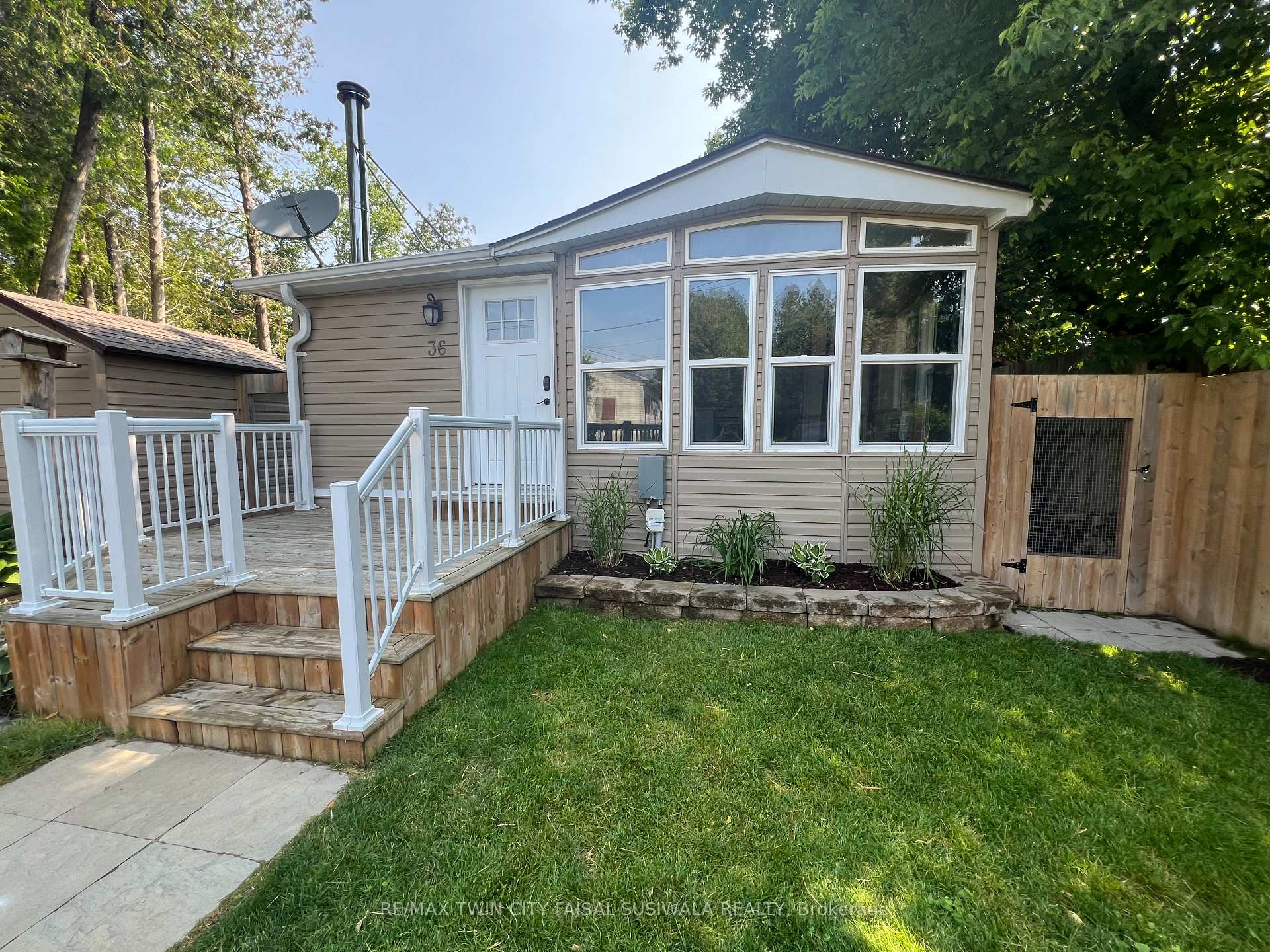 Front of Unit 36, 1085 10th Concession Road W
