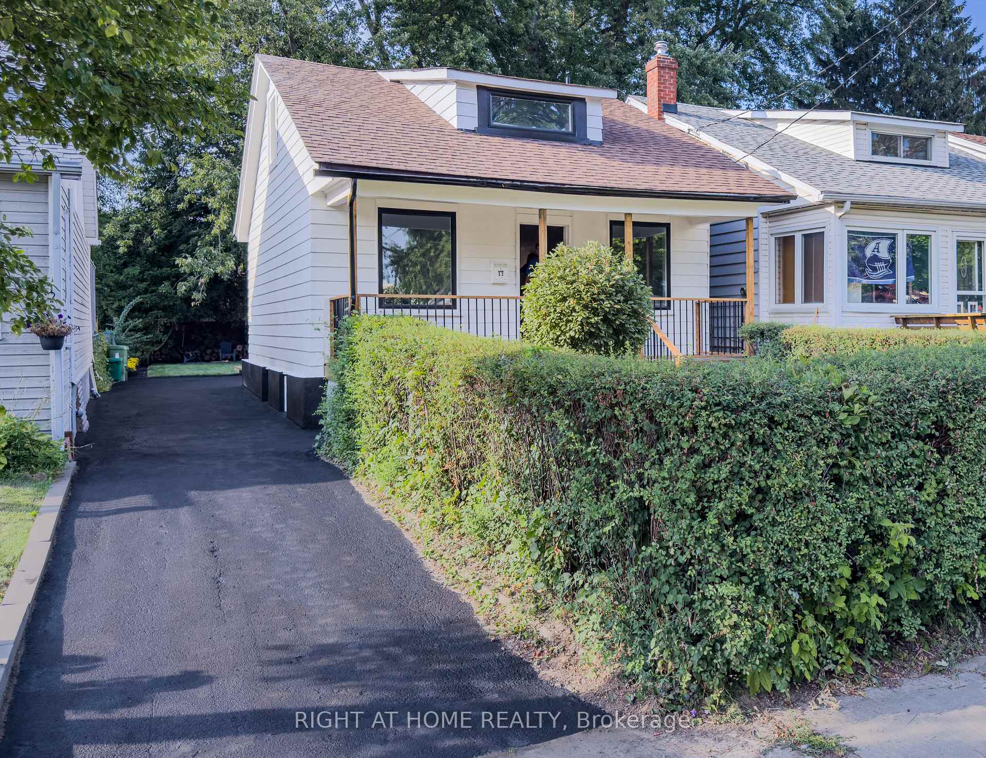 Photo 2 of 32 Brenton Street, Toronto, Crescent Town — HOMEH