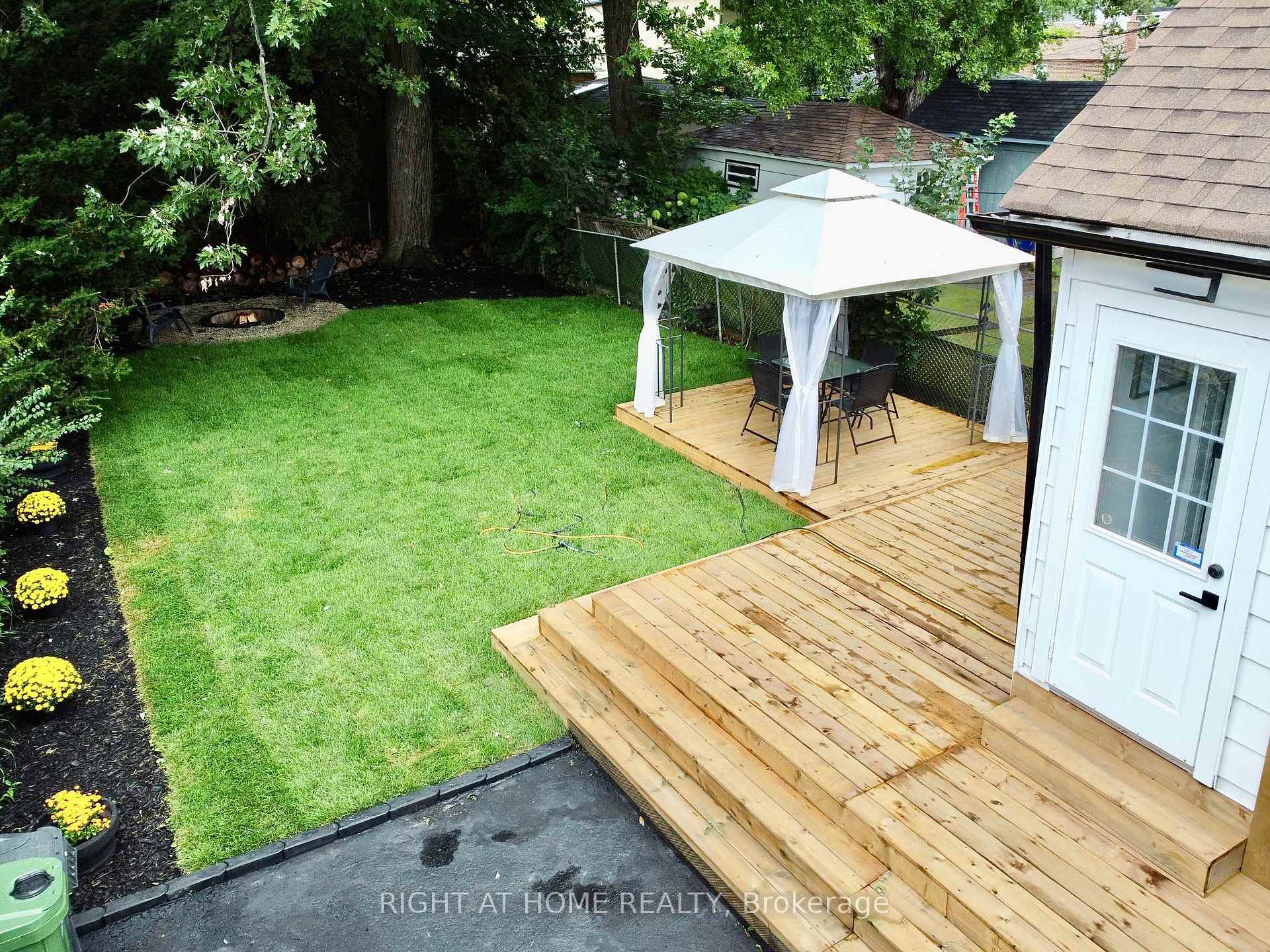 Photo 5 of 32 Brenton Street, Toronto, Crescent Town — HOMEH