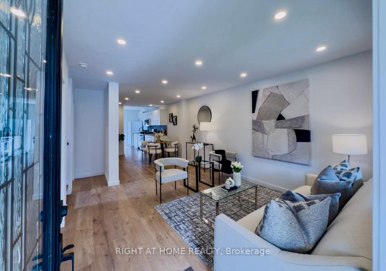 Photo 4 of 32 Brenton Street, Toronto, Crescent Town — HOMEH