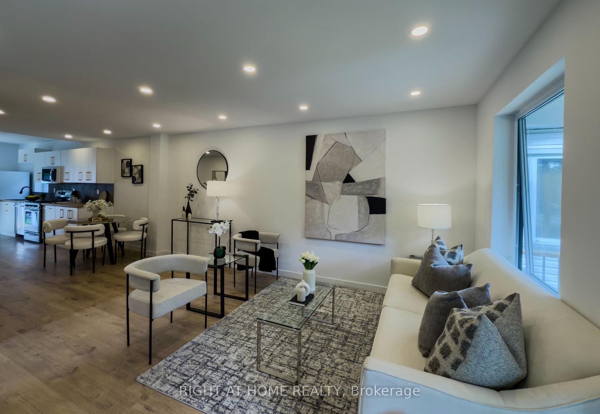 Photo 8 of 32 Brenton Street, Toronto, Crescent Town — HOMEH