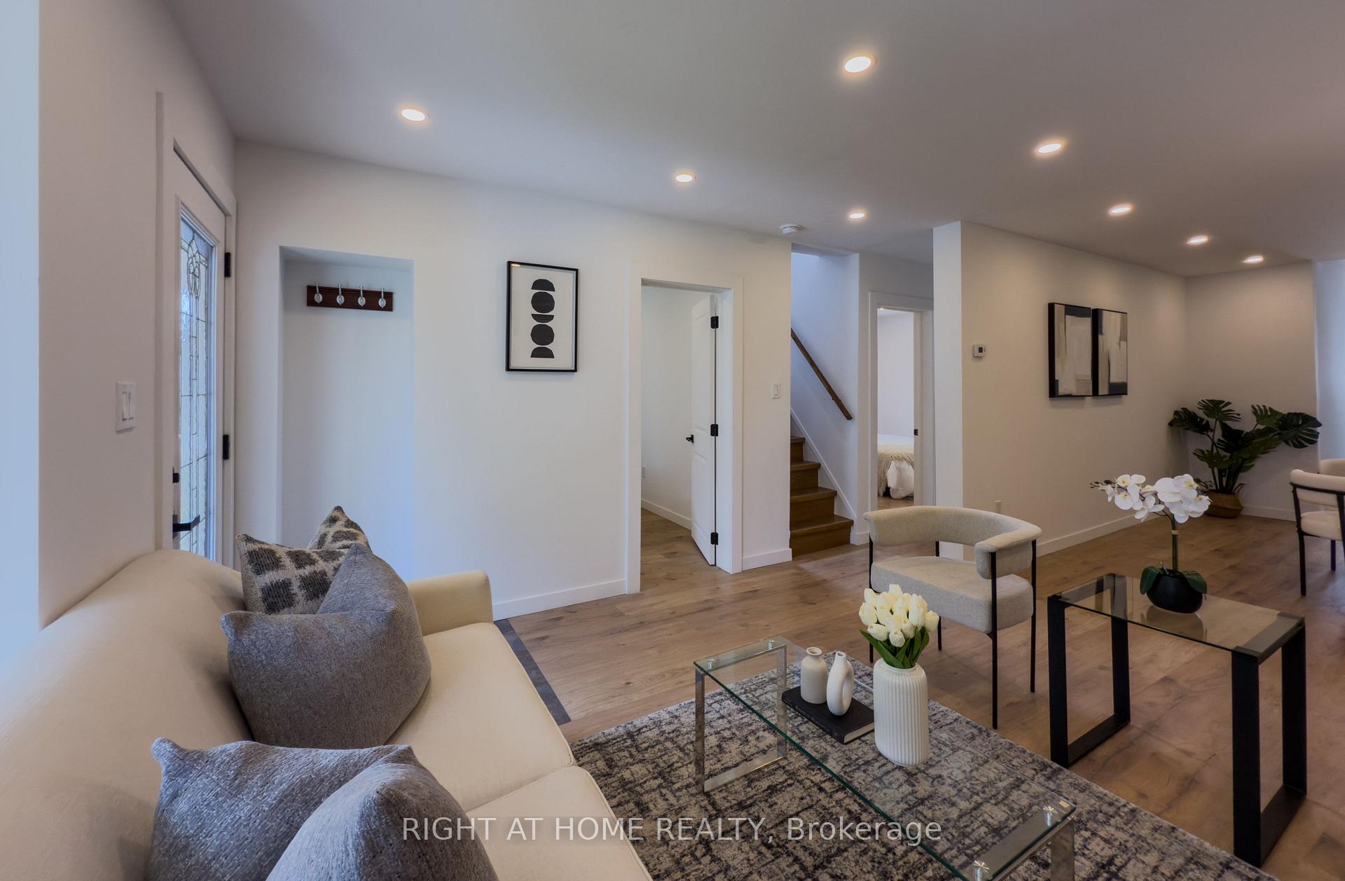 Photo 45 of 32 Brenton Street, Toronto, Crescent Town — HOMEH