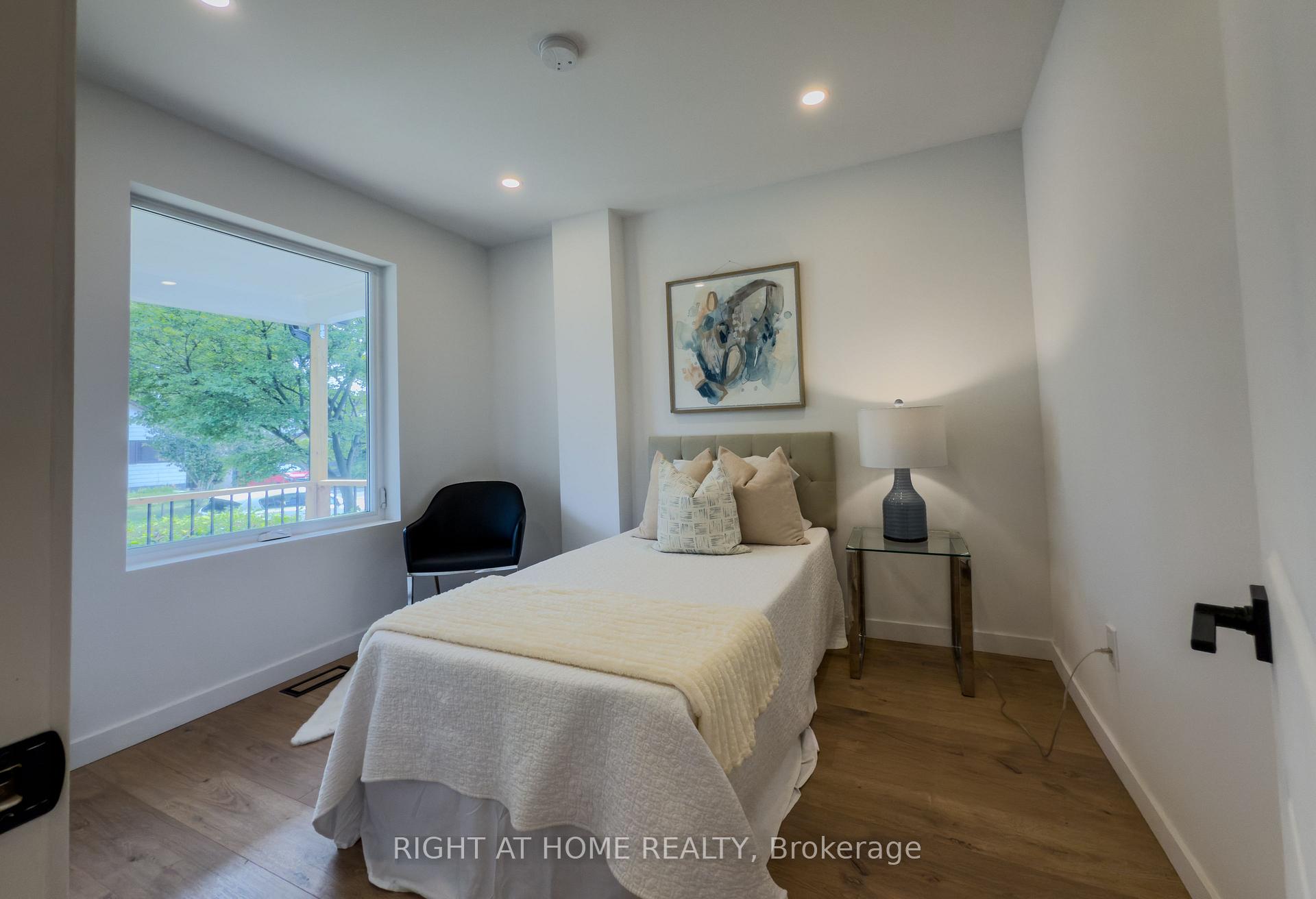 Photo 37 of 32 Brenton Street, Toronto, Crescent Town — HOMEH