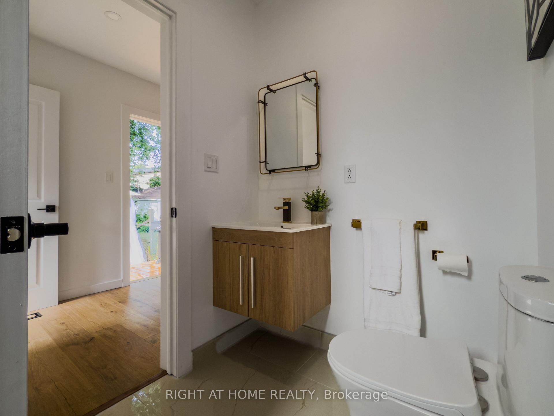 Photo 32 of 32 Brenton Street, Toronto, Crescent Town — HOMEH
