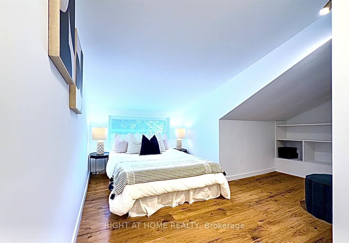 Photo 26 of 32 Brenton Street, Toronto, Crescent Town — HOMEH