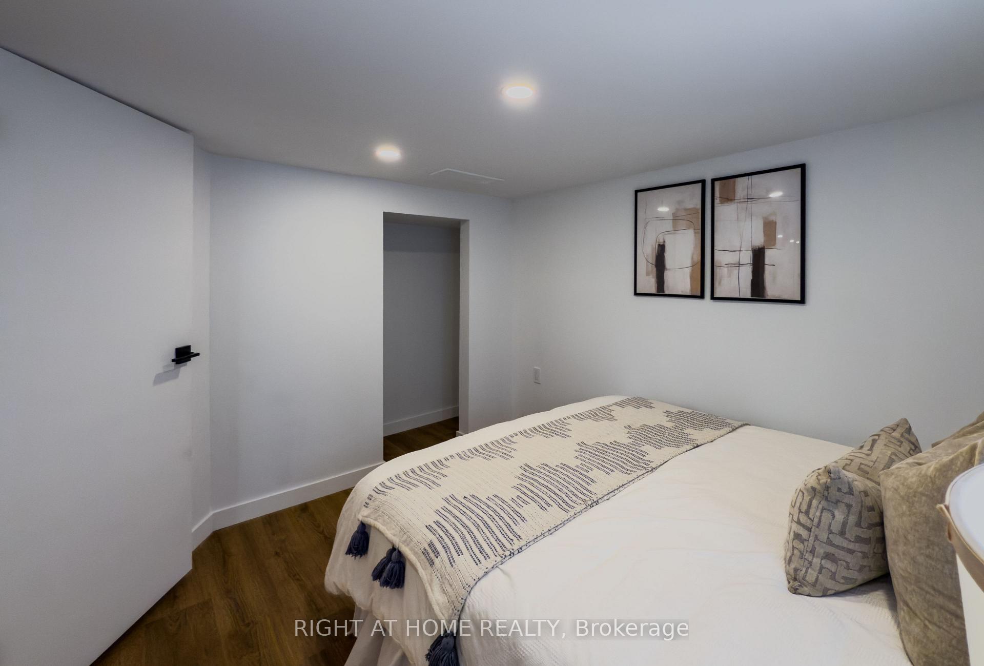 Photo 41 of 32 Brenton Street, Toronto, Crescent Town — HOMEH