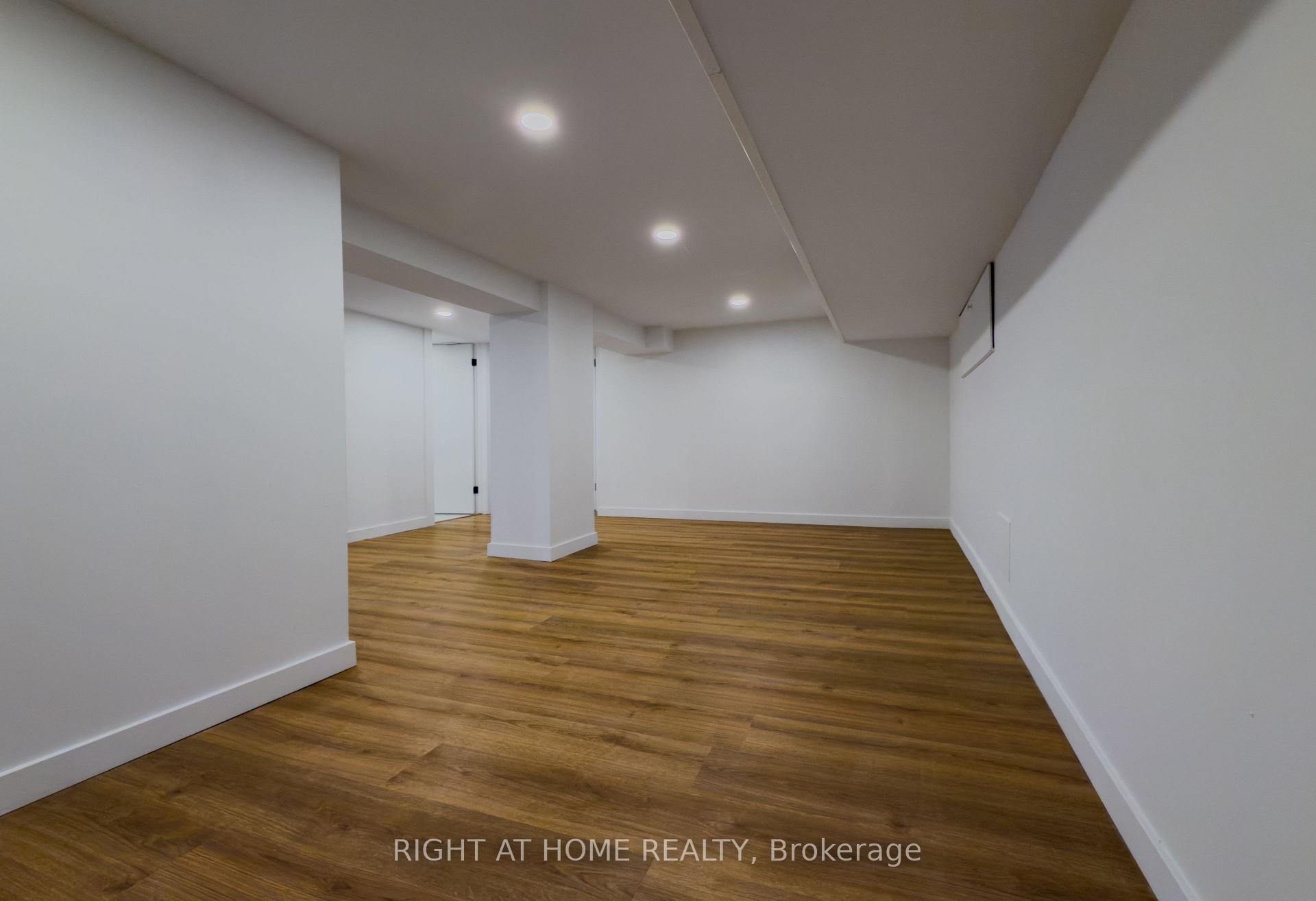 Photo 42 of 32 Brenton Street, Toronto, Crescent Town — HOMEH