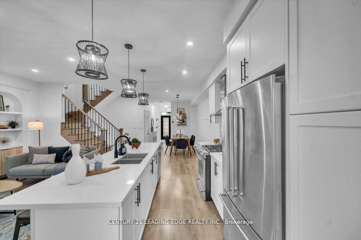 Photo 11 of 62 Longshore Way, Whitby, Port Whitby — HOMEH