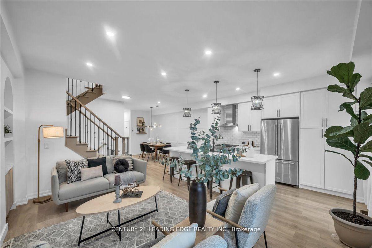 Photo 4 of 62 Longshore Way, Whitby, Port Whitby — HOMEH