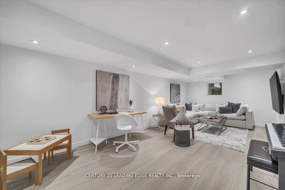 Photo 45 of 62 Longshore Way, Whitby, Port Whitby — HOMEH
