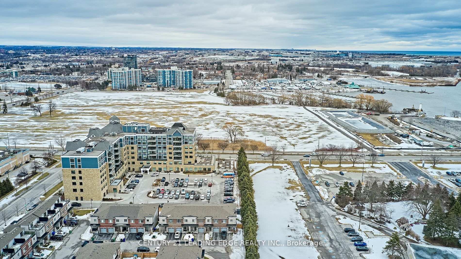 Photo 43 of 62 Longshore Way, Whitby, Port Whitby — HOMEH