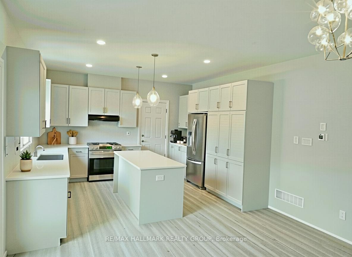 Photo 4 of 258 Sapling Grove, Ottawa, Barrhaven - Heritage Park — HOMEH