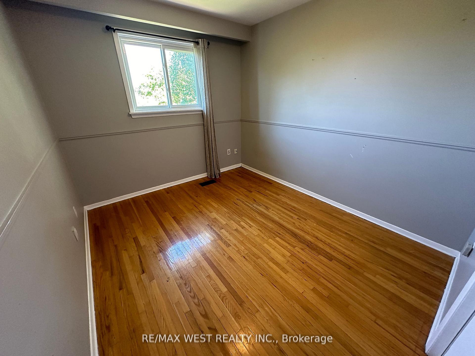 Photo 5 of Unit Upper, 152 Rainbow Drive, Vaughan, West Woodbridge — HOMEH