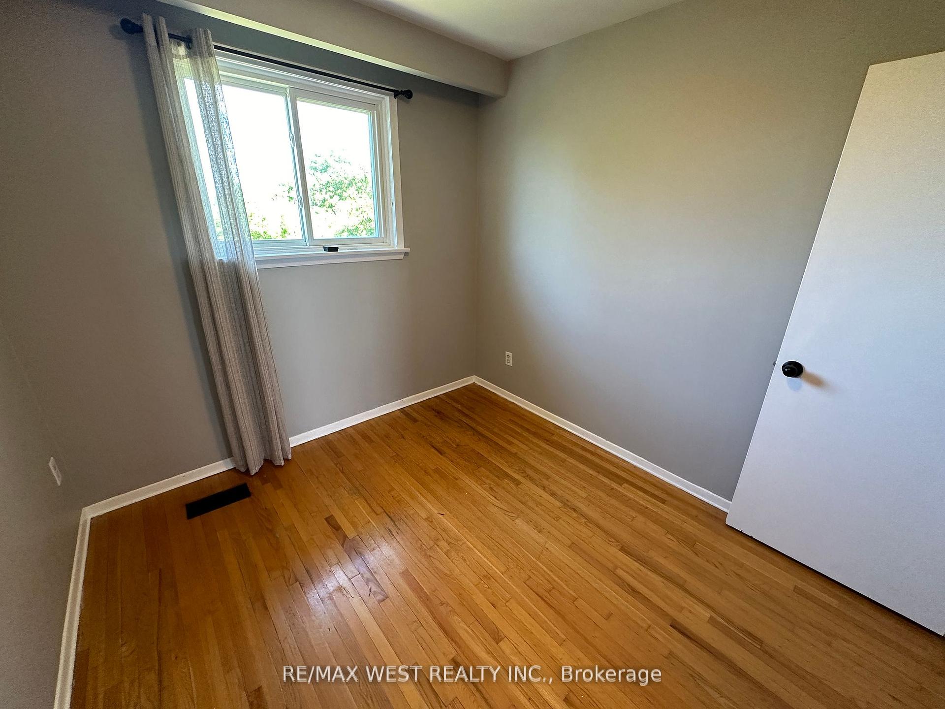 Photo 15 of Unit Upper, 152 Rainbow Drive, Vaughan, West Woodbridge — HOMEH