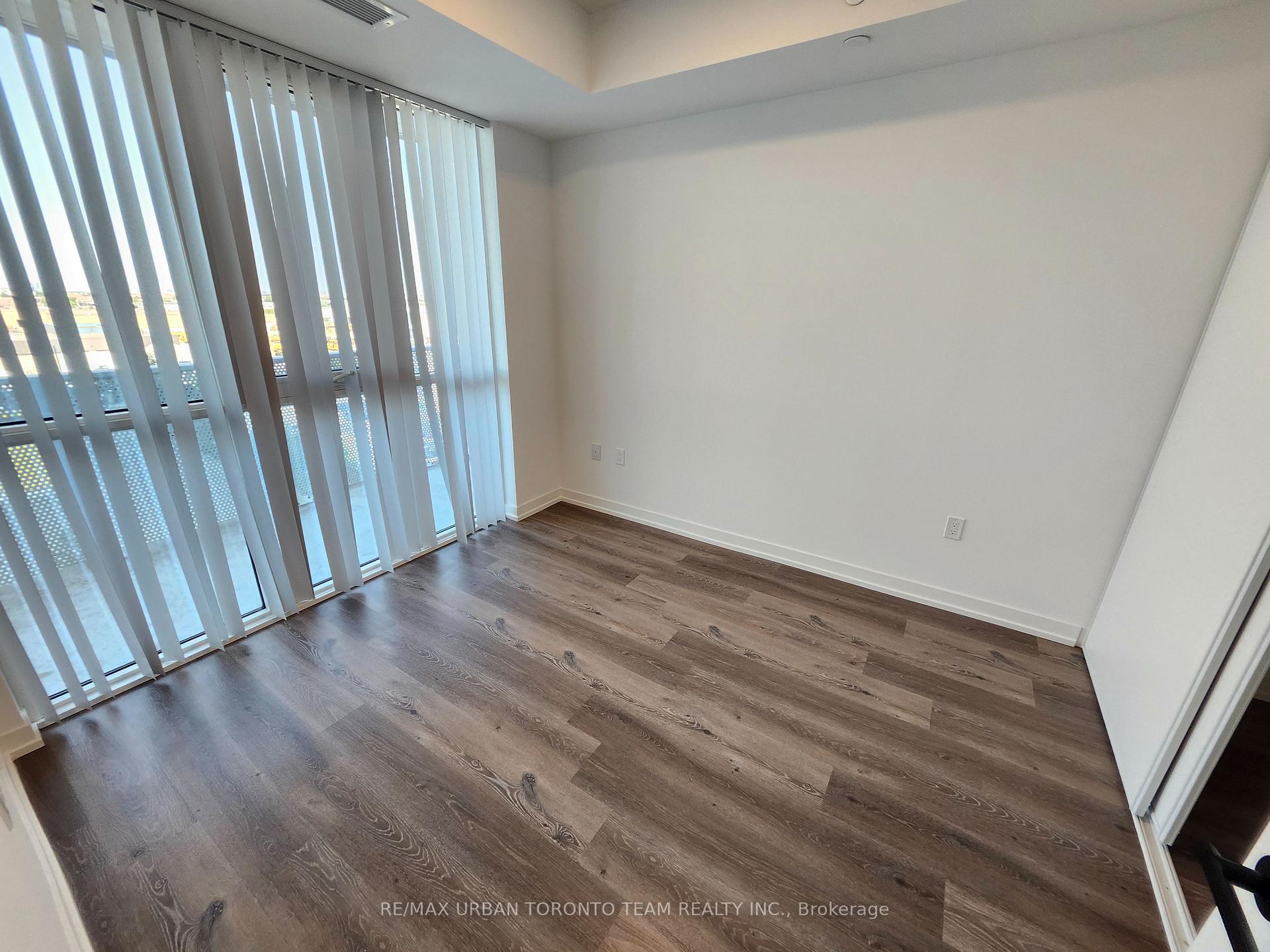 Photo 9 of Unit 809, 28 Interchange Way, Vaughan, Vaughan Corporate Centre — HOMEH