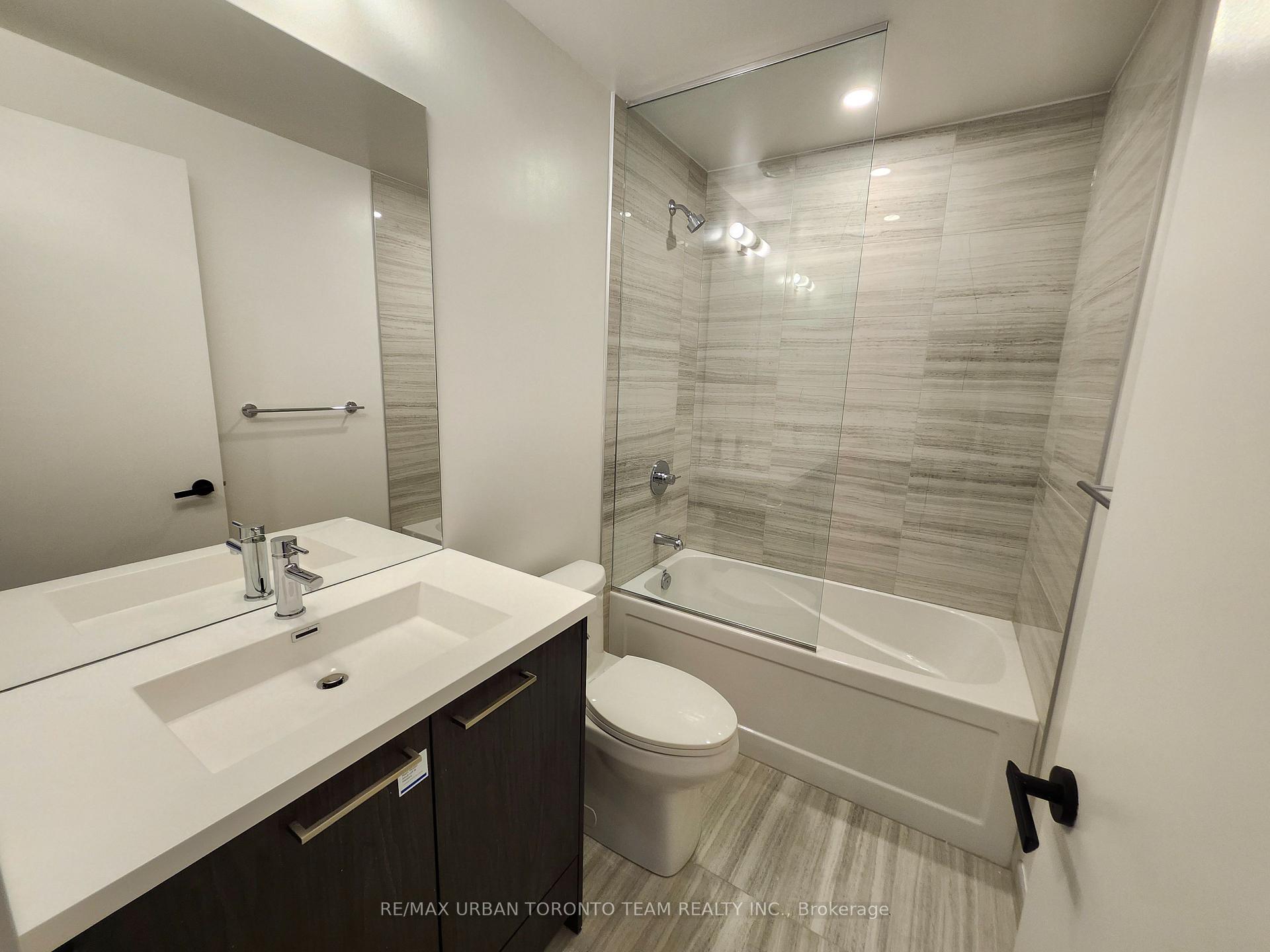 Photo 7 of Unit 809, 28 Interchange Way, Vaughan, Vaughan Corporate Centre — HOMEH
