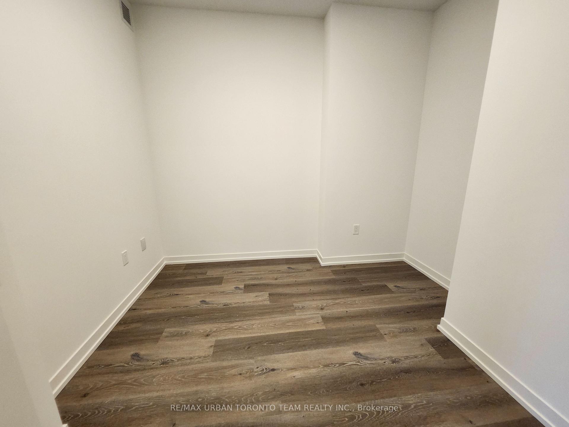 Photo 3 of Unit 809, 28 Interchange Way, Vaughan, Vaughan Corporate Centre — HOMEH