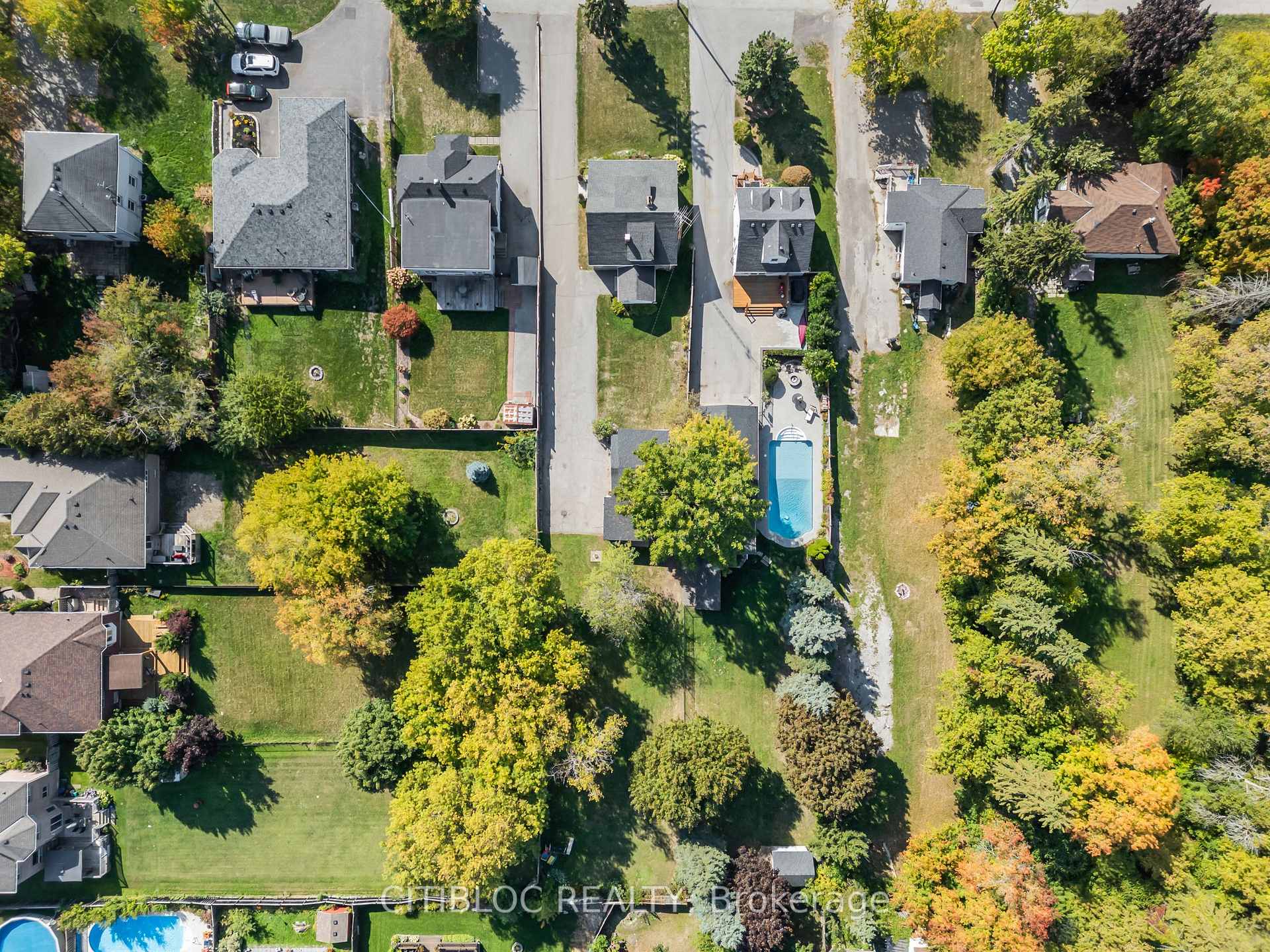 Photo 4 of 393 The Queensway, Georgina, Keswick South — HOMEH